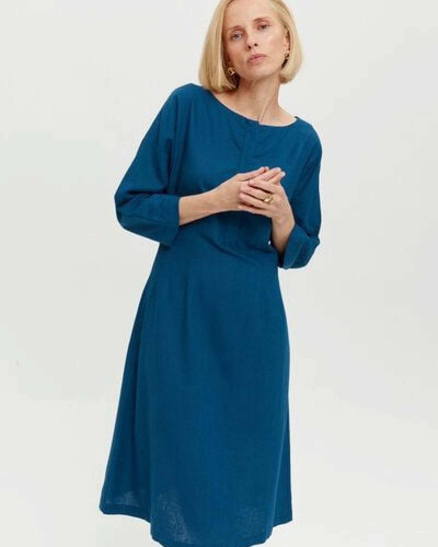 AYANI Lusin Midikleid aus Leinen & ECOVERO – Ansicht 4