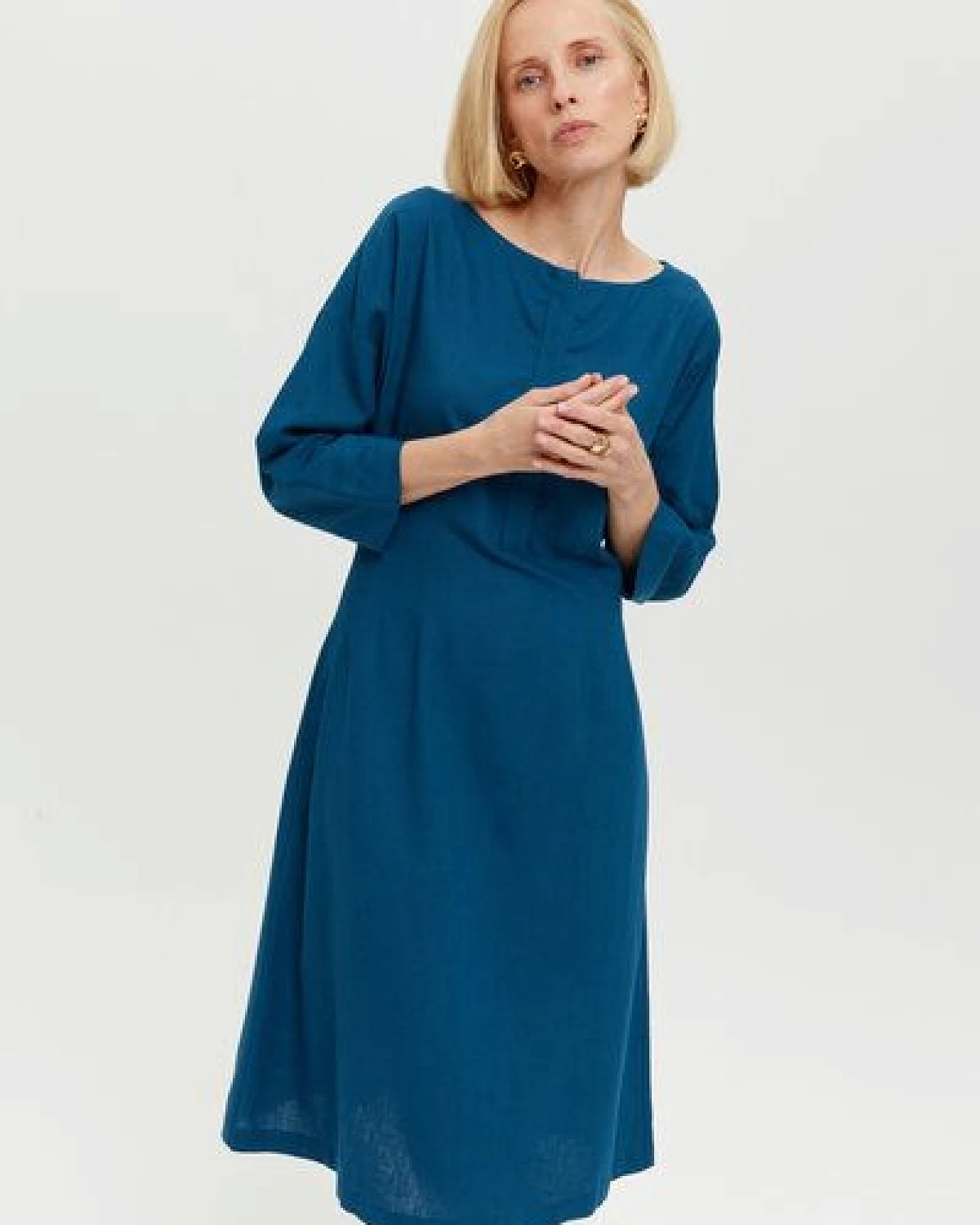 AYANI Lusin Midikleid aus Leinen & ECOVERO – Ansicht 3
