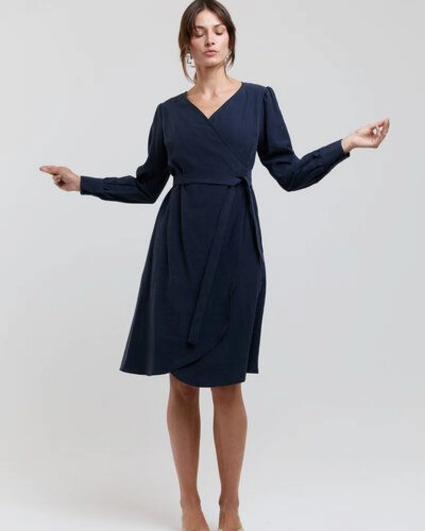 AYANI Sophie Wickelkleid aus TENCEL – Ansicht 3