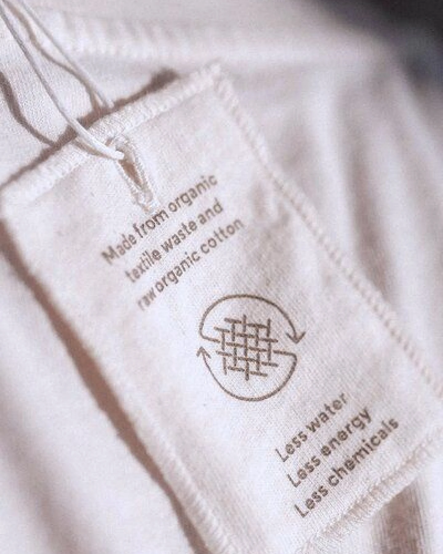 Kultgut Biofair - Artdesign - Recyceltes Bio- Baumwolle- off white / Driving my way Shirt – Ansicht 4
