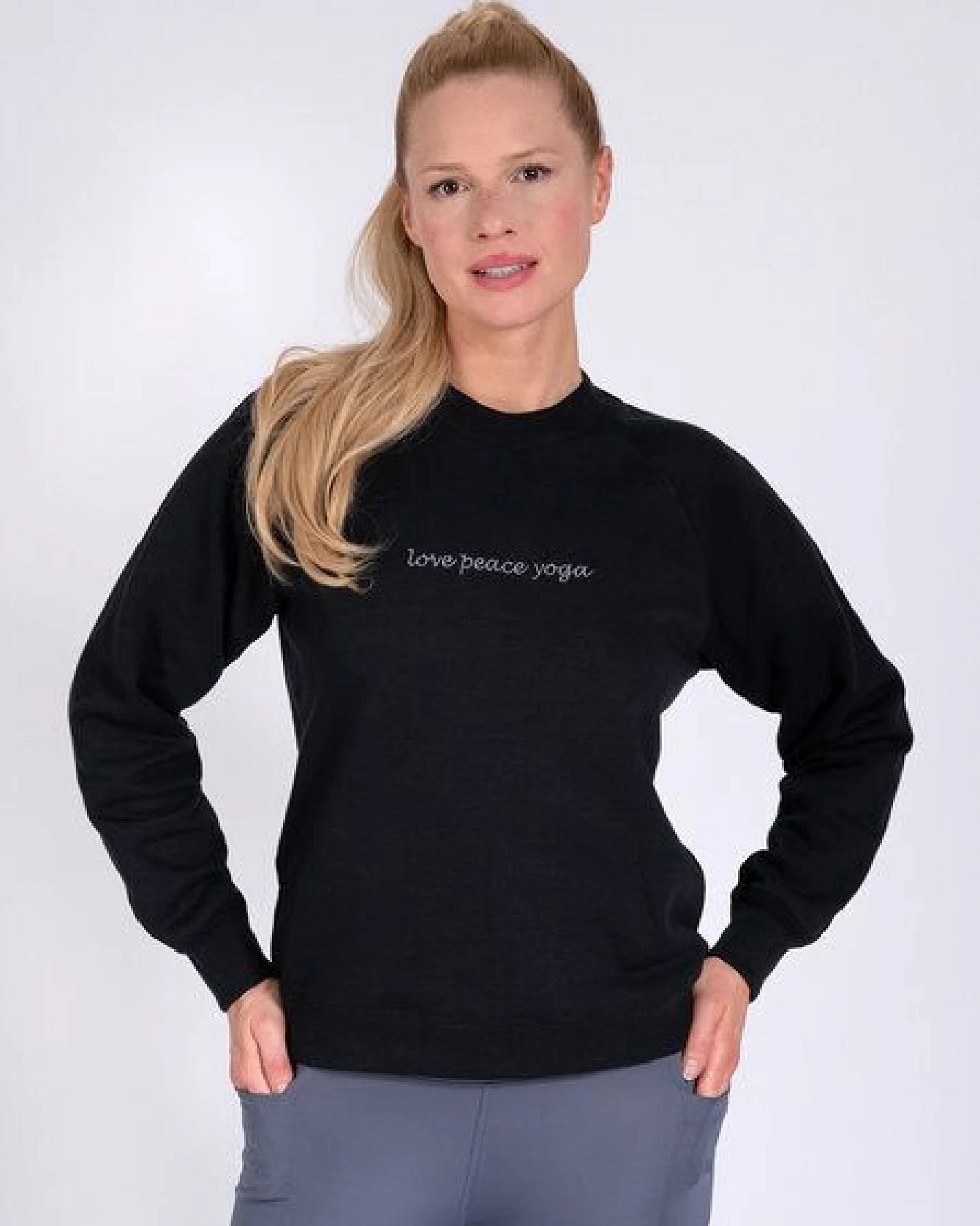 Magadi Damen Sweater BELLA mit Love- Peace- Yoga aus Sweat-Stoff – Ansicht 2