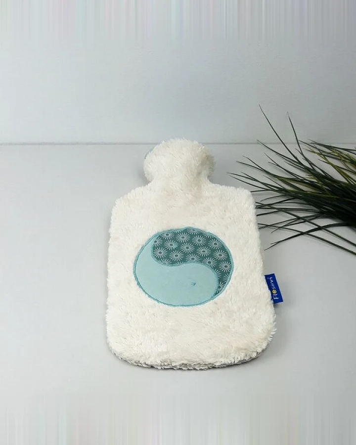 Flosinn Kuschelige Wärmflaschen aus Bio-Teddyplüsch. Wärmflaschenbezug und Wärmflasche. Verschiedene Farben