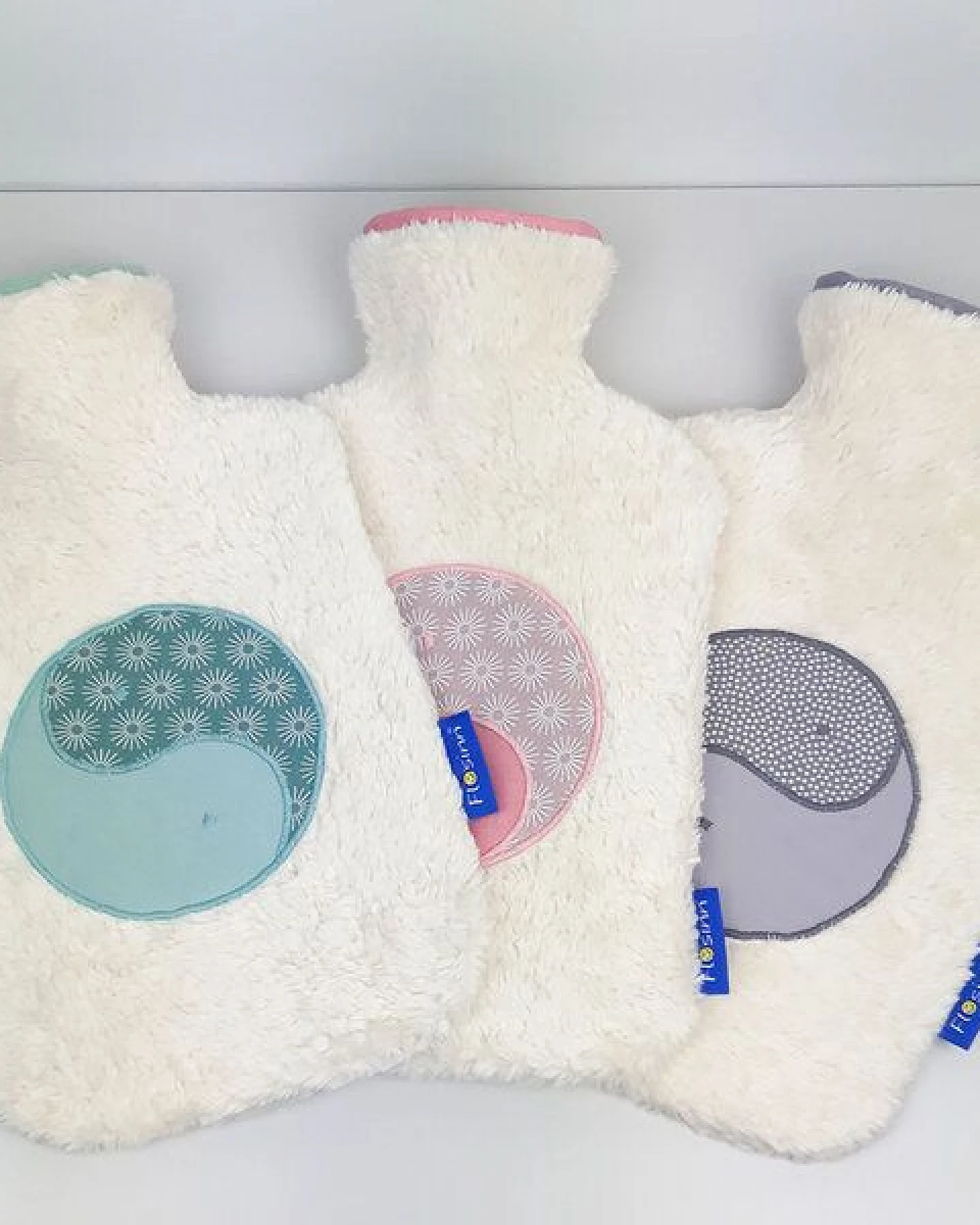 Flosinn Kuschelige Wärmflaschen aus Bio-Teddyplüsch. Wärmflaschenbezug und Wärmflasche. Verschiedene Farben – Ansicht 2