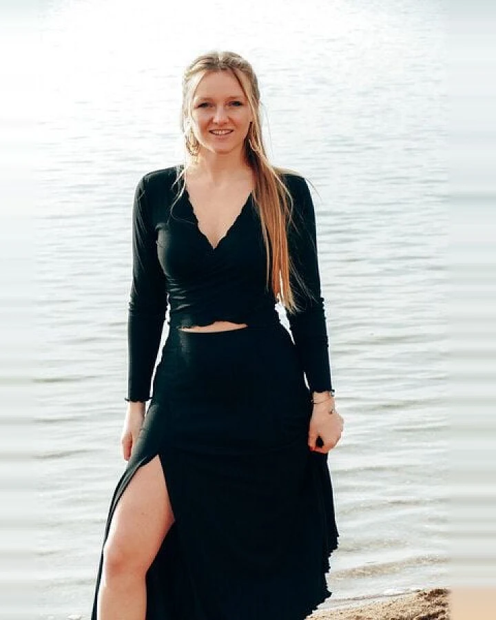 Vivien Joy Sommerrock mit Schlitz - Farrah Midiskirt
