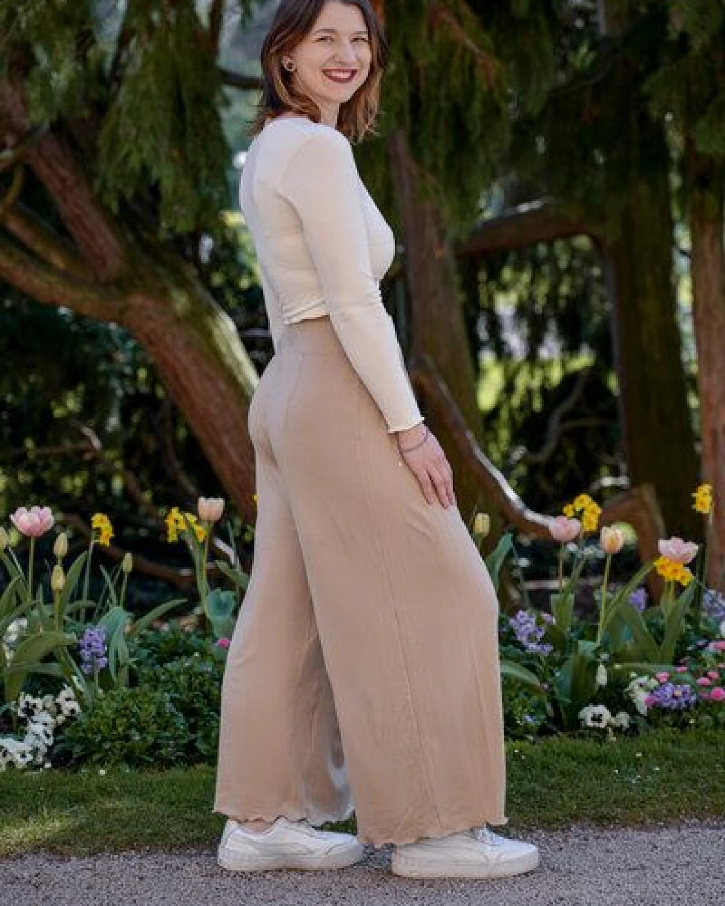 Vivien Joy High Waist Hose mit Falten - Farrah Comfy Pants – Ansicht 2