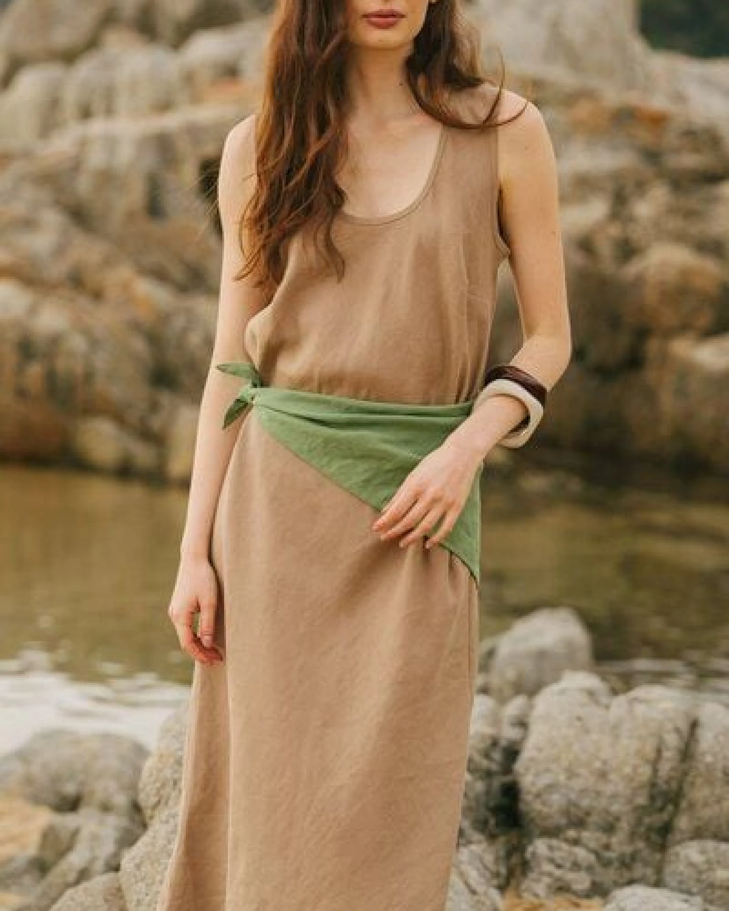 AmourLinen Ines Midi-Kleid aus Leinen – Ansicht 4