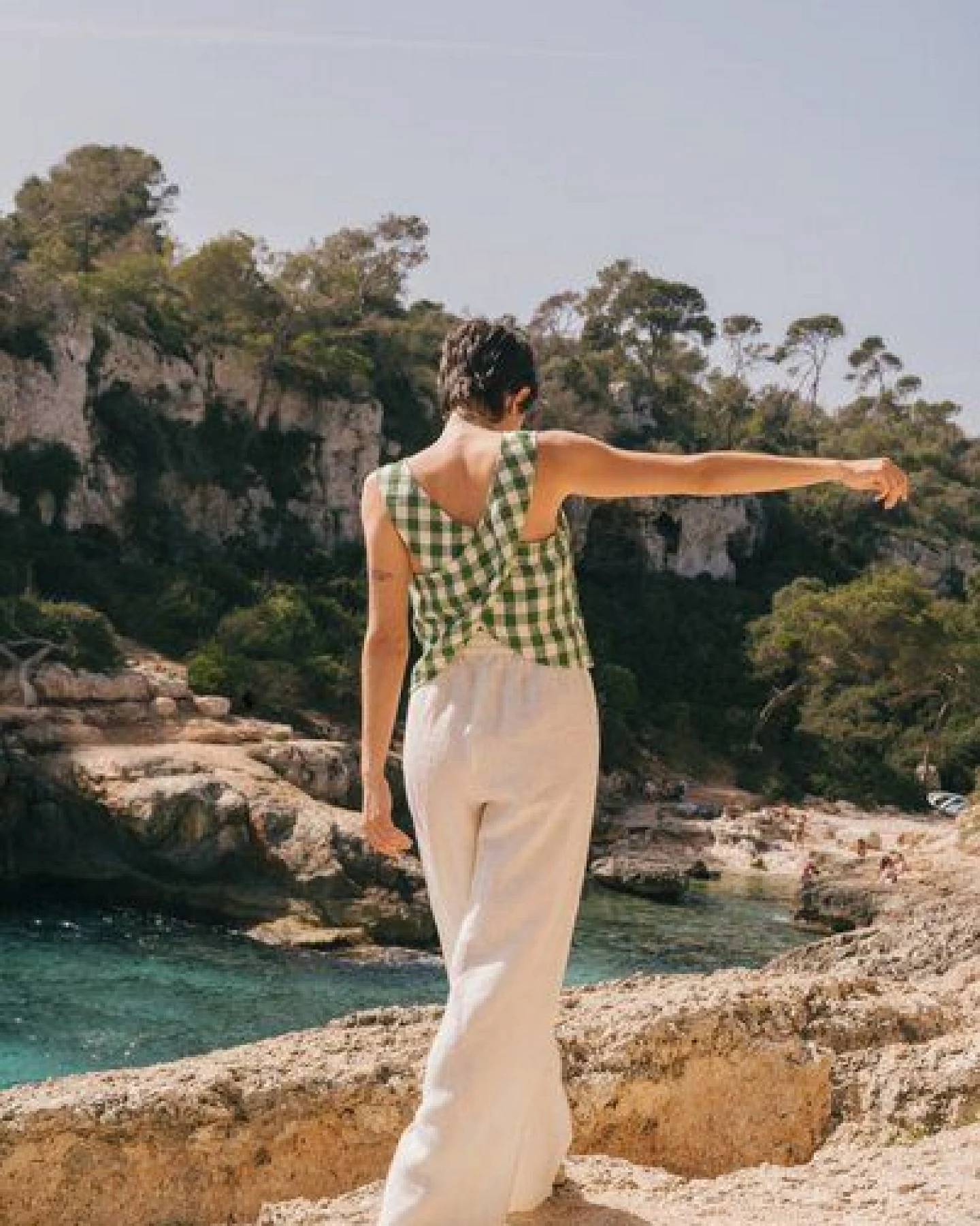 AmourLinen Leah weite Leinenhose mit Schlitzen – Ansicht 2