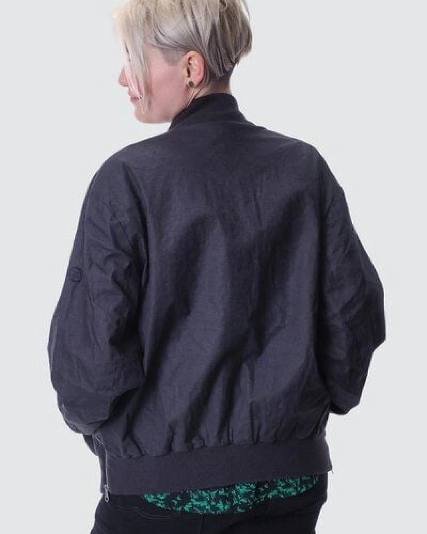 LangerChen Jacket Winton - Boyfriend Bomberjacke aus Leinen – Ansicht 4
