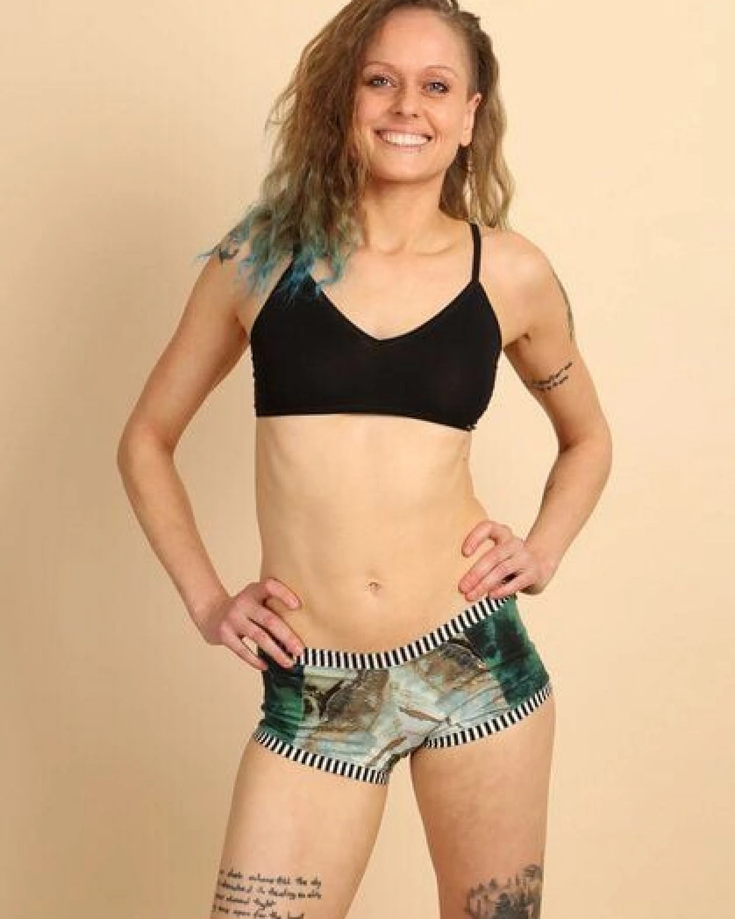 Die rote Zora Hot Pants Lagune – Ansicht 3