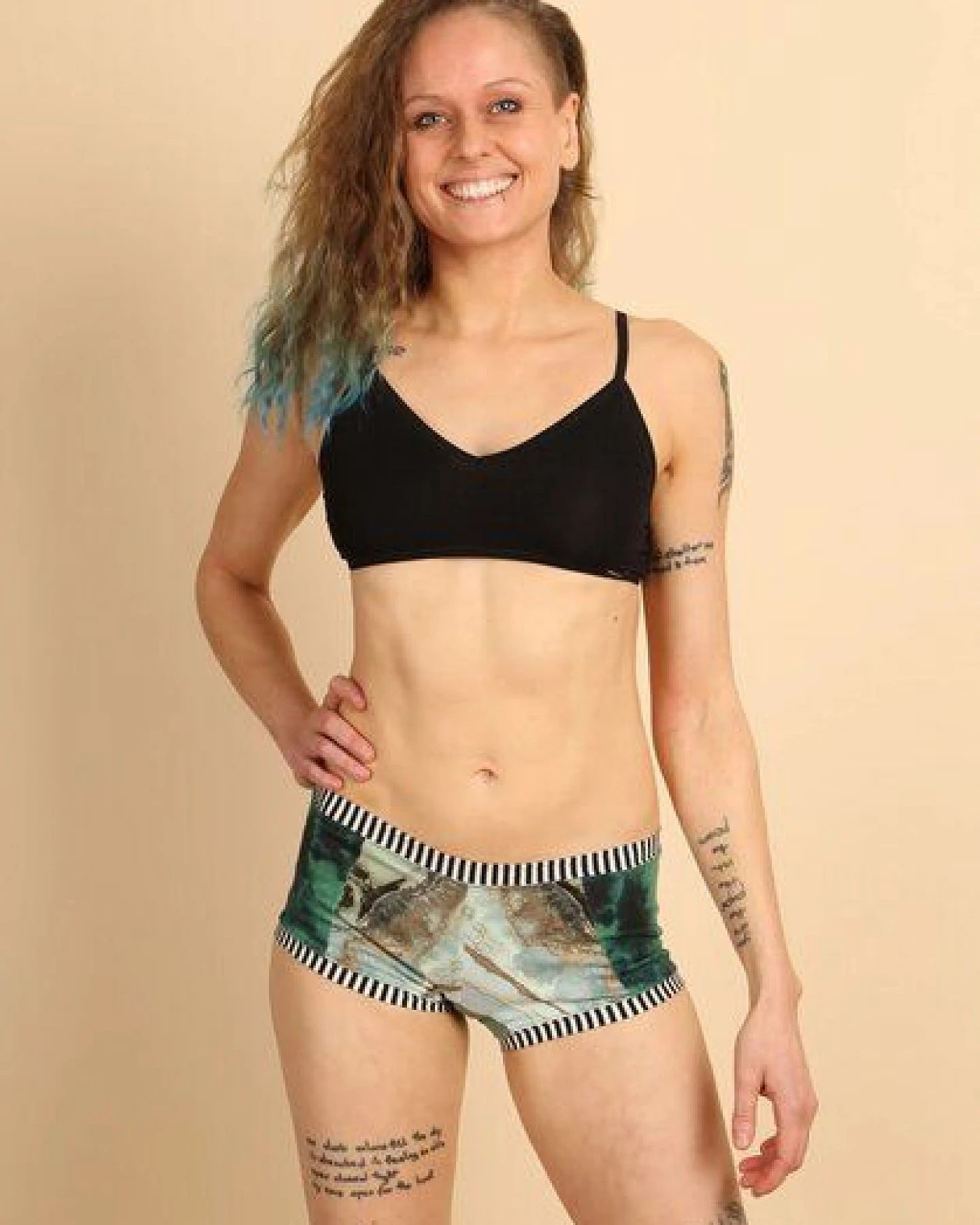 Die rote Zora Hot Pants Lagune – Ansicht 4