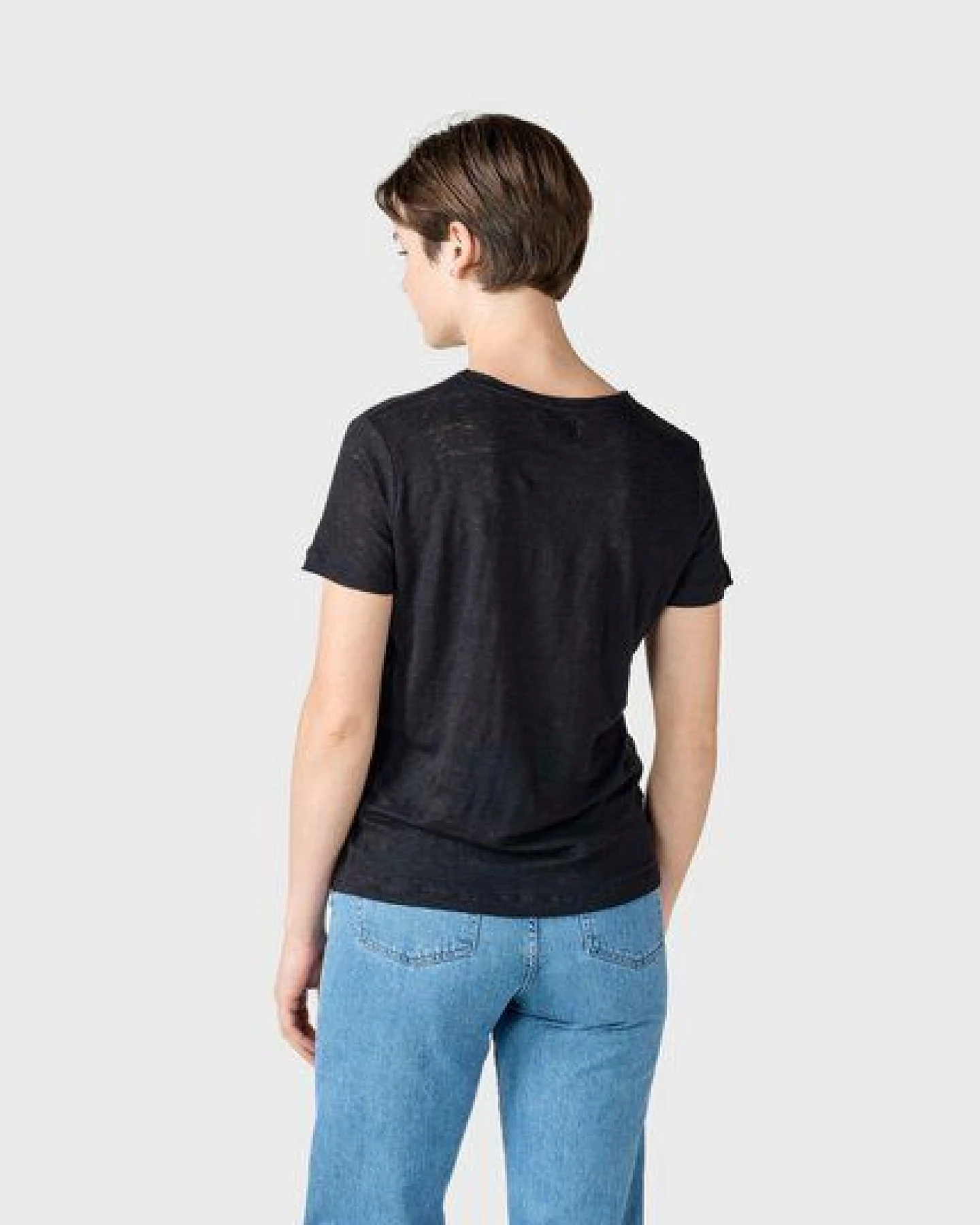 Klitmøller Collective Leinen T-shirt Modell: Rikke – Ansicht 3