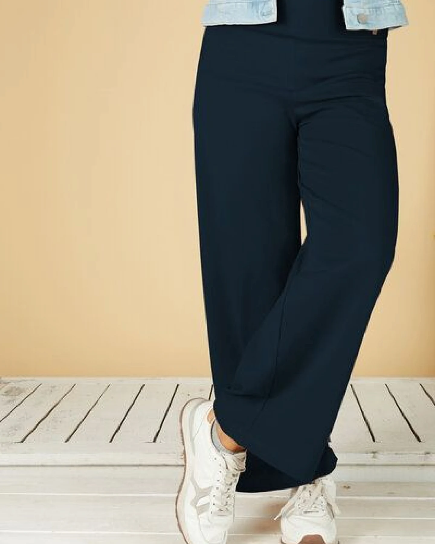 La Gitana Lange Damenhose Bio-Baumwolle „Anouk“ – Loose Fit, fair & nachhaltig produziert – Ansicht 2