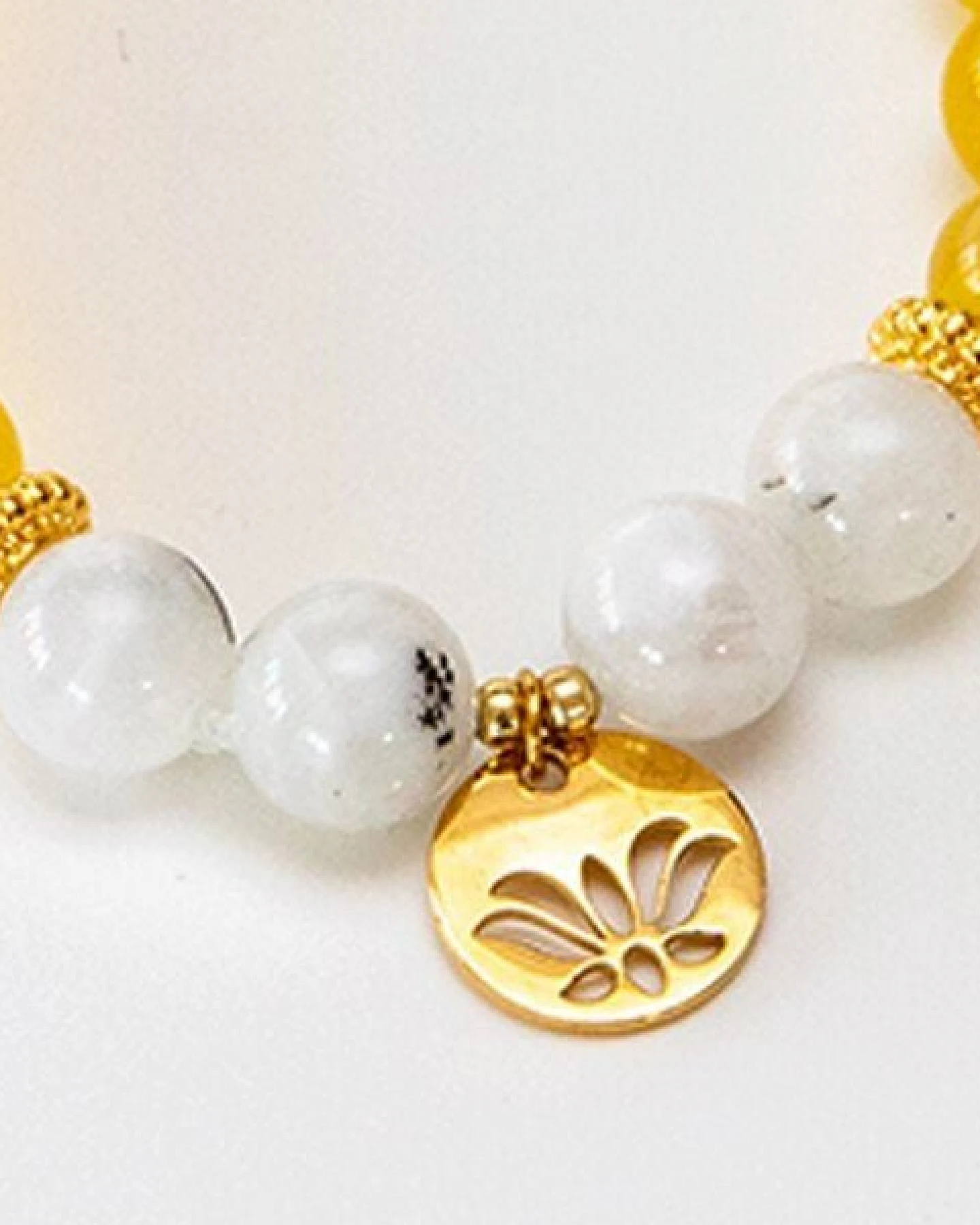 Divasya Armband "Golden Lotus" aus echten Natursteinen bzw. Halbedelsteinen – Ansicht 3