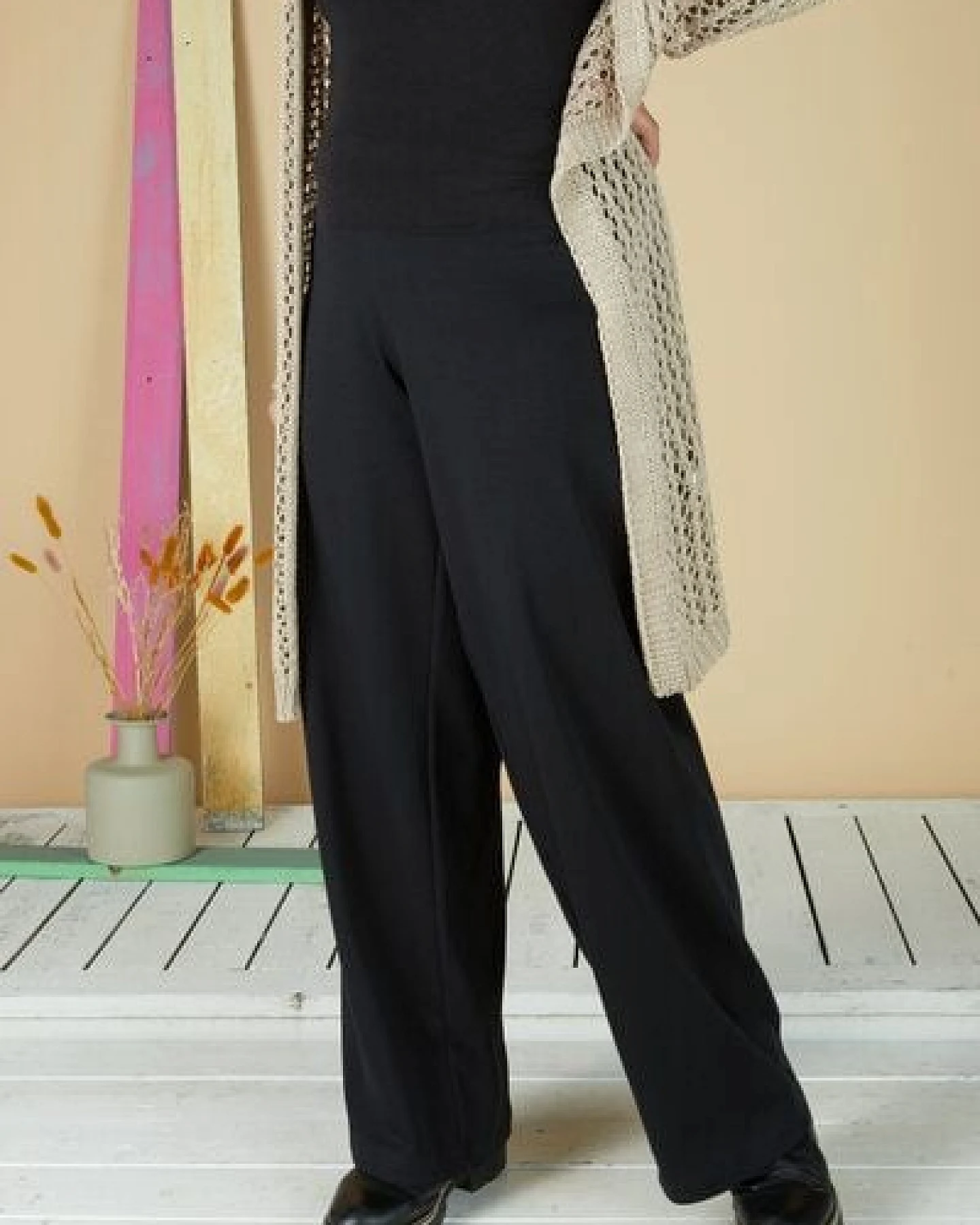 La Gitana Stylische Hose „Cloe“ aus Bio Baumjersey Interlock , Passform: elegant und lässig in weitem Marlene Stil – Ansicht 4