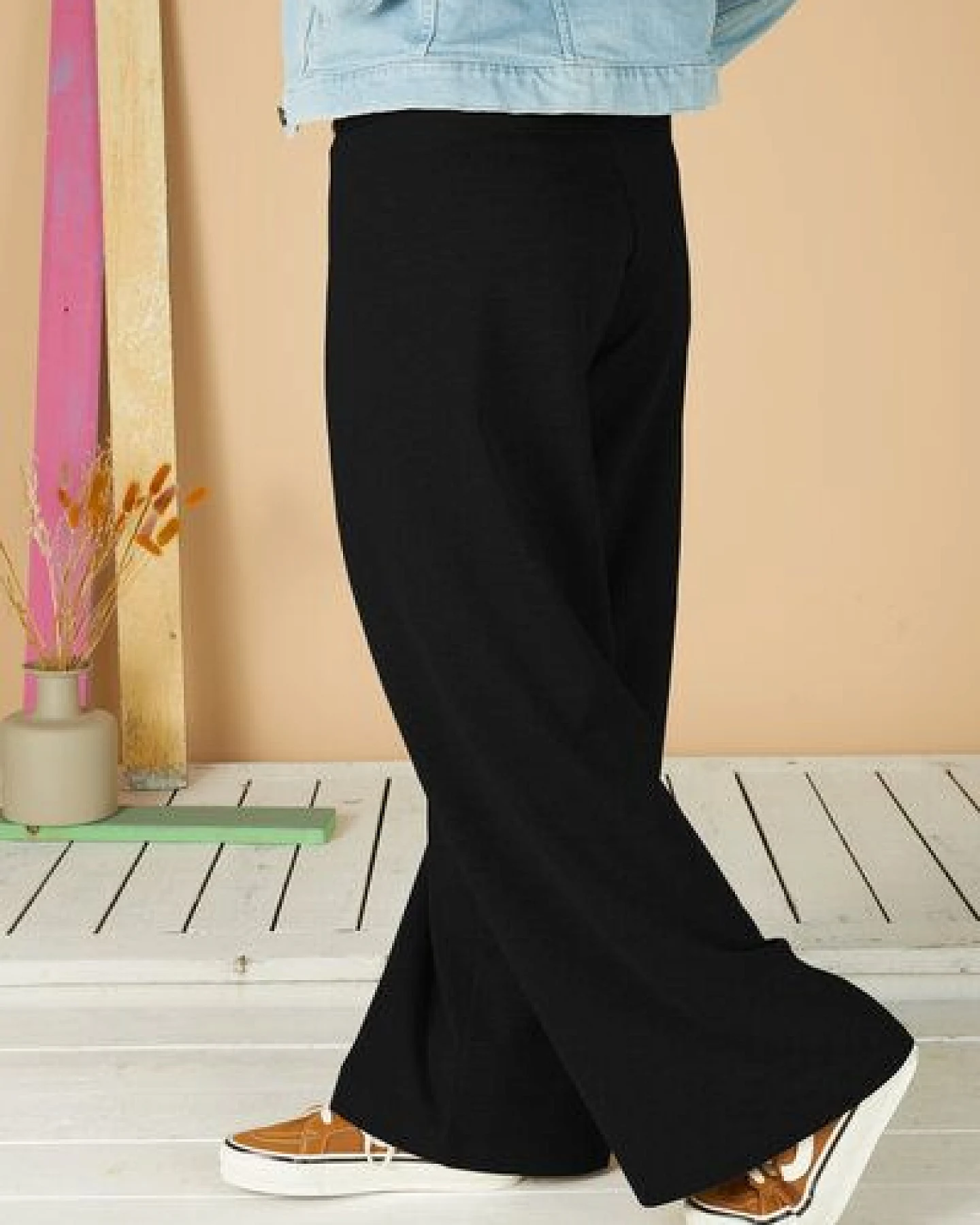 La Gitana Lässige Hose „Enja“ aus Bio French Terry, Passform: bequem in weitem Marlene Stil – Ansicht 4