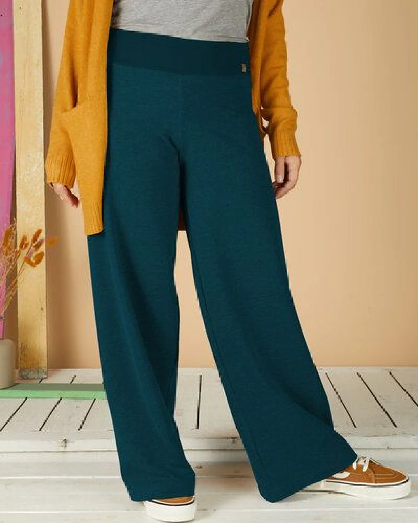 La Gitana Lässige Hose „Enja“ aus Bio French Terry, Passform: bequem in weitem Marlene Stil – Ansicht 2