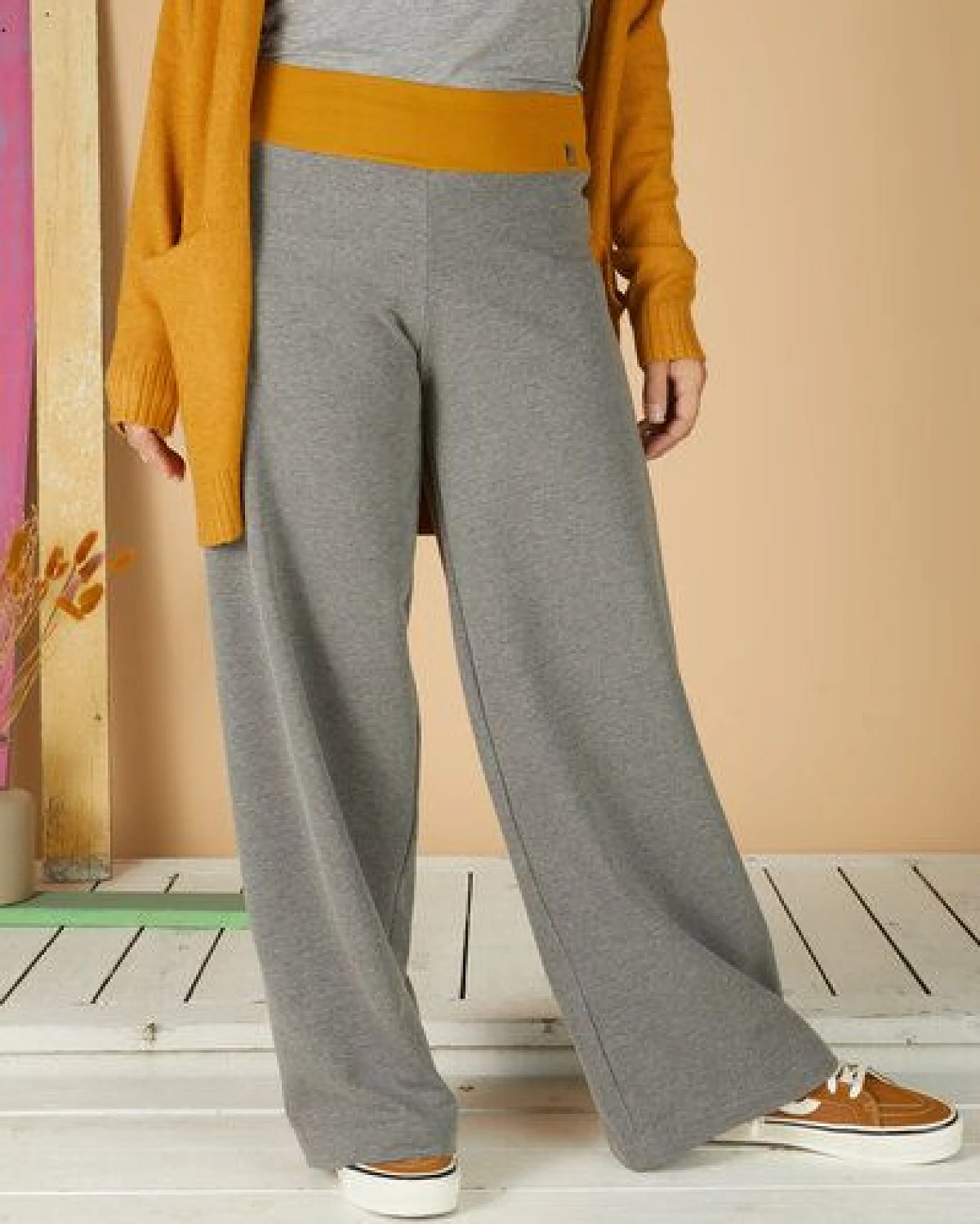 La Gitana Lässige Hose „Enja“ aus Bio French Terry, Passform: bequem in weitem Marlene Stil – Ansicht 2