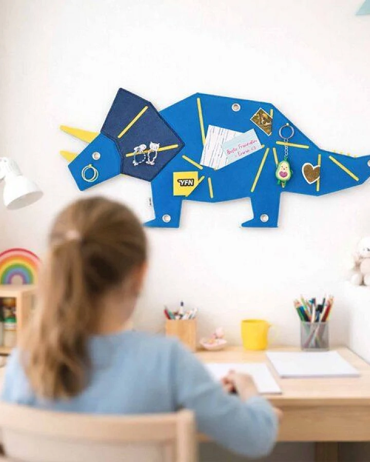 Dino-Pinnwand "TRICERA" zum Stecken & Pinnen für Kinderzimmer von RÅVARE (TRICERA)