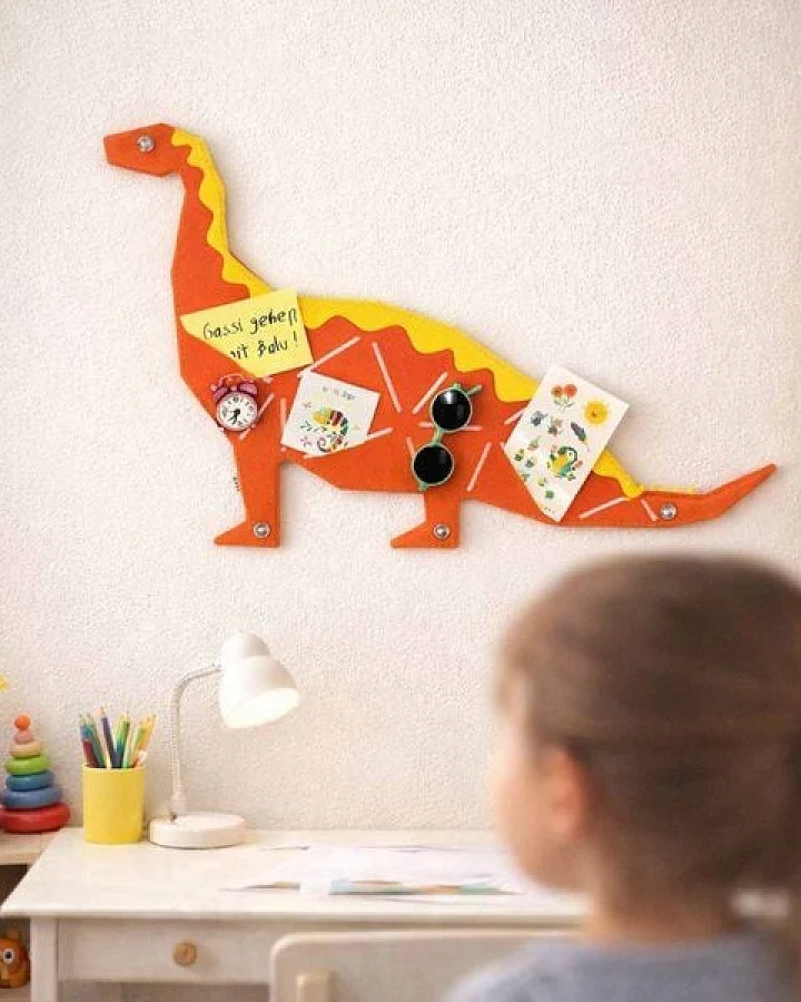 Dino-Pinnwand "BRONTO" zum Stecken & Pinnen für Kinderzimmer von RÅVARE (BRONTO)