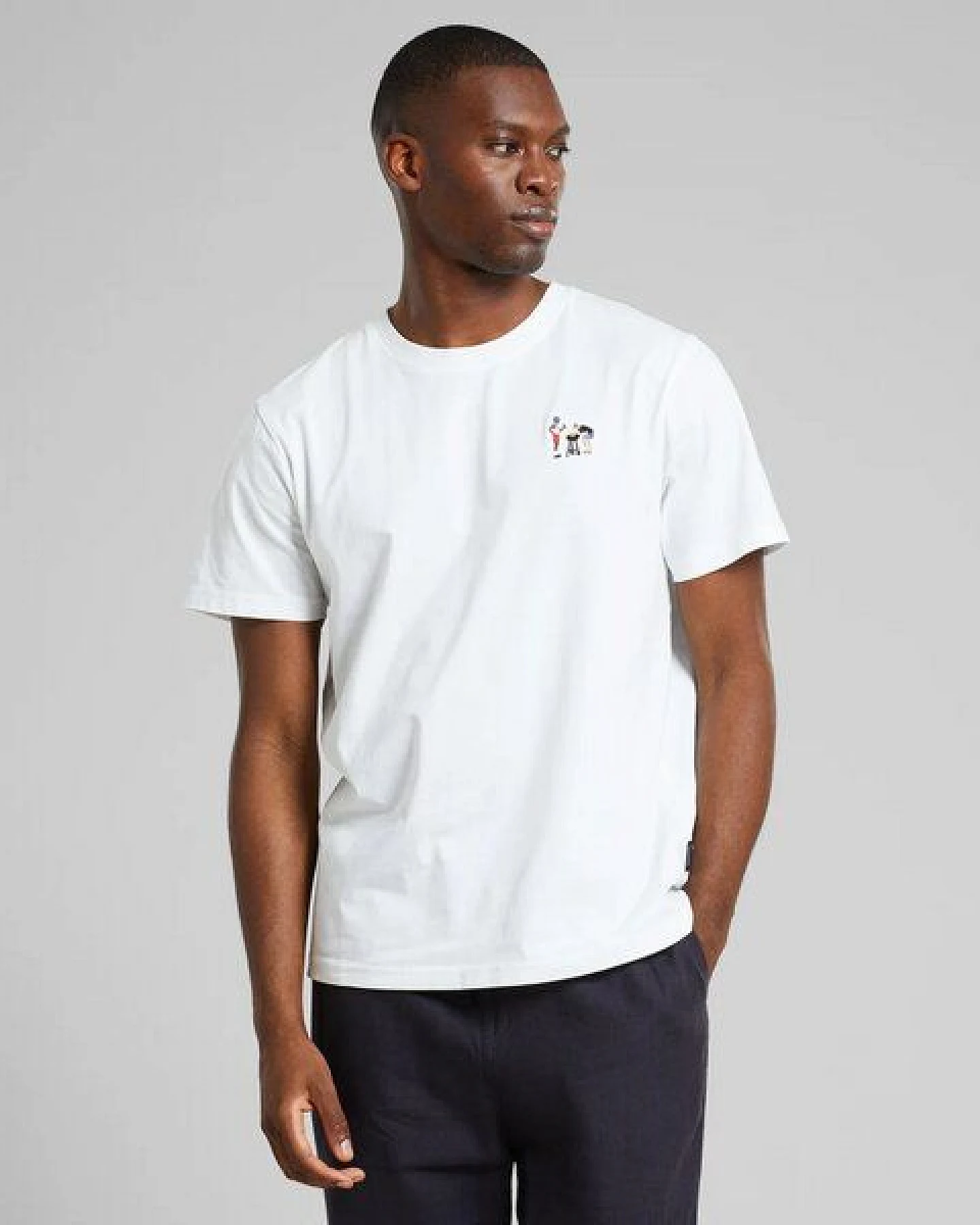 DEDICATED Klassisches T-Shirt mit BBQ Grill Stickerei – Ansicht 2