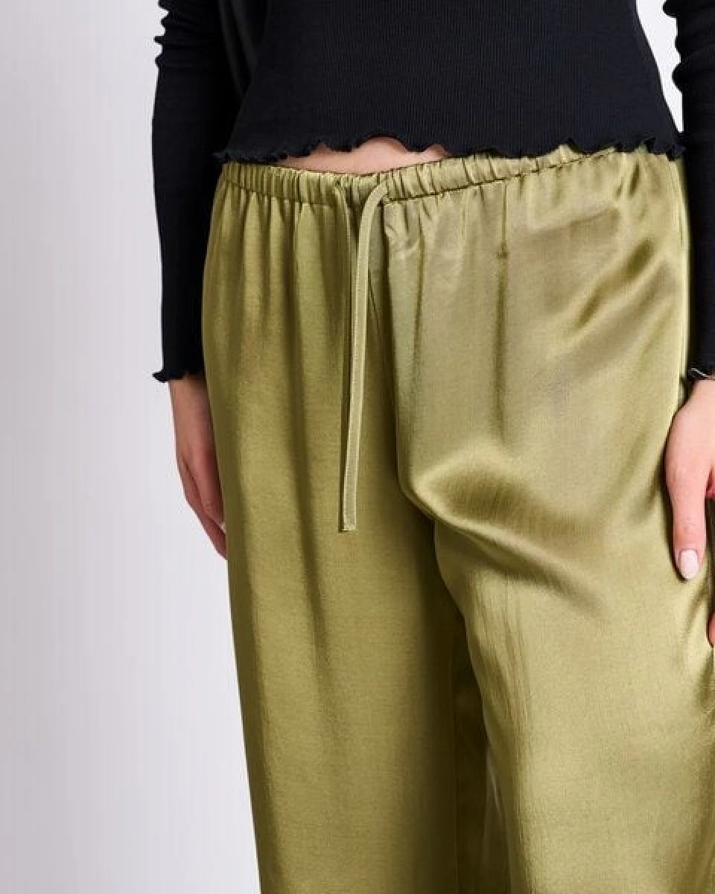 JAN N JUNE Vegan Seidene Hose FRIS – Ansicht 4