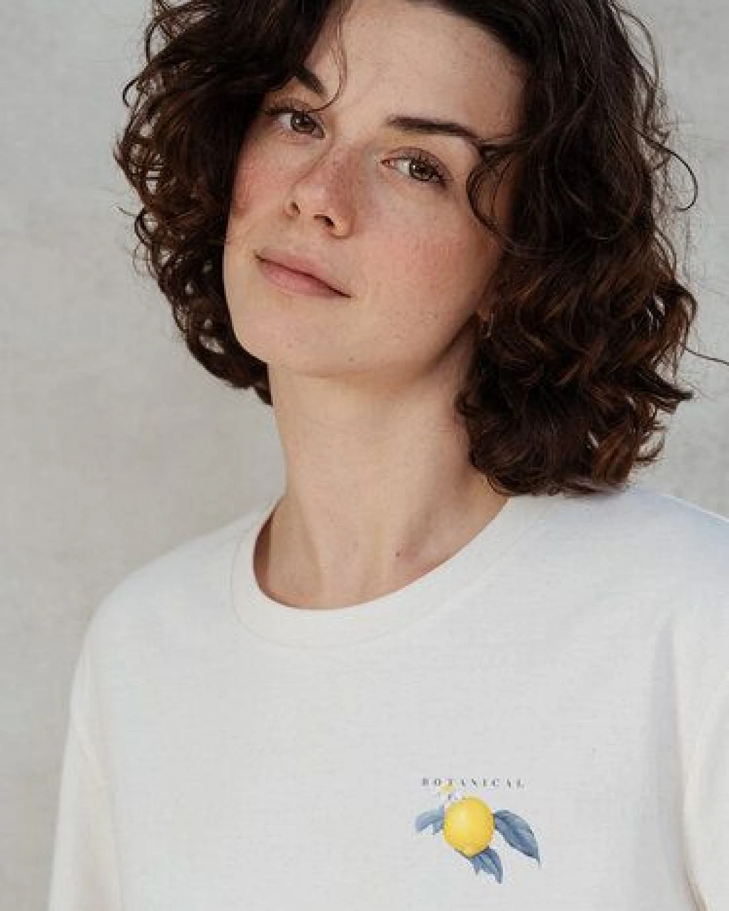 Kultgut Artdesign - Shirt aus recycelter Biobaumwolle / Botanical Gardens – Ansicht 2