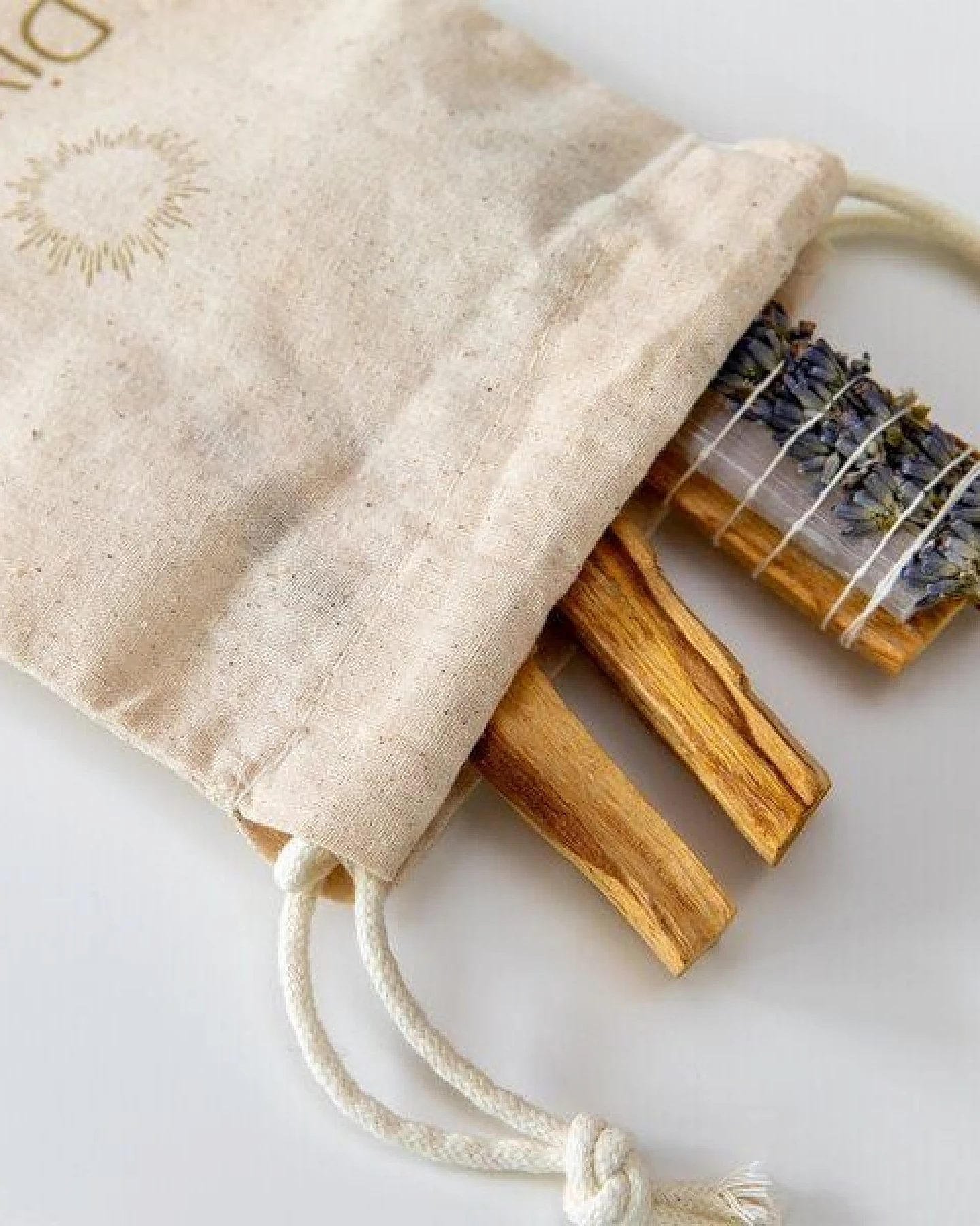 Divasya Palo Santo "Starter Kit" für energetische Räucherrituale – Ansicht 4