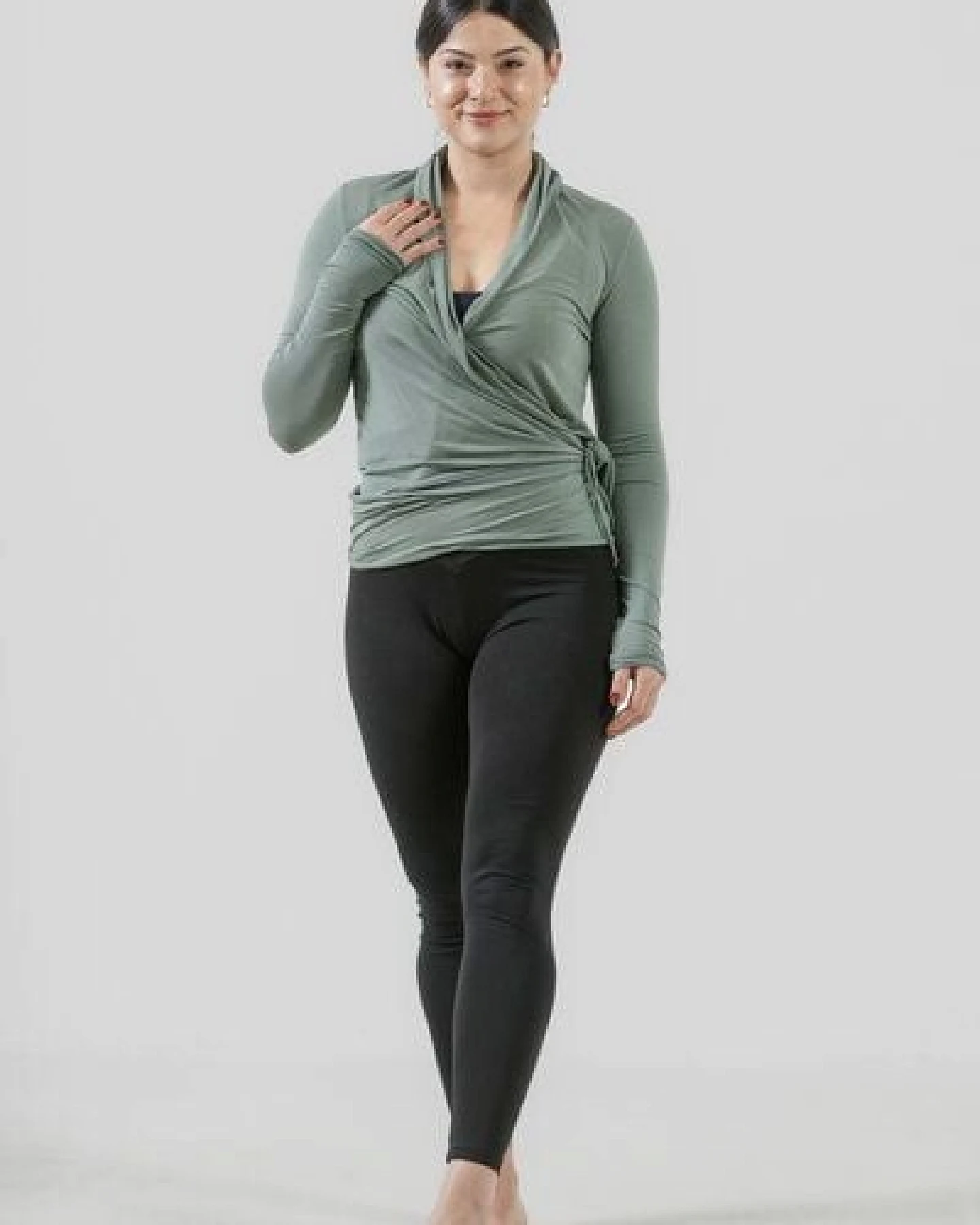 YogiLiebe Wickelbluse „Lakshmi“ aus TENCEL Modal – handgenäht in Deutschland – Ansicht 3