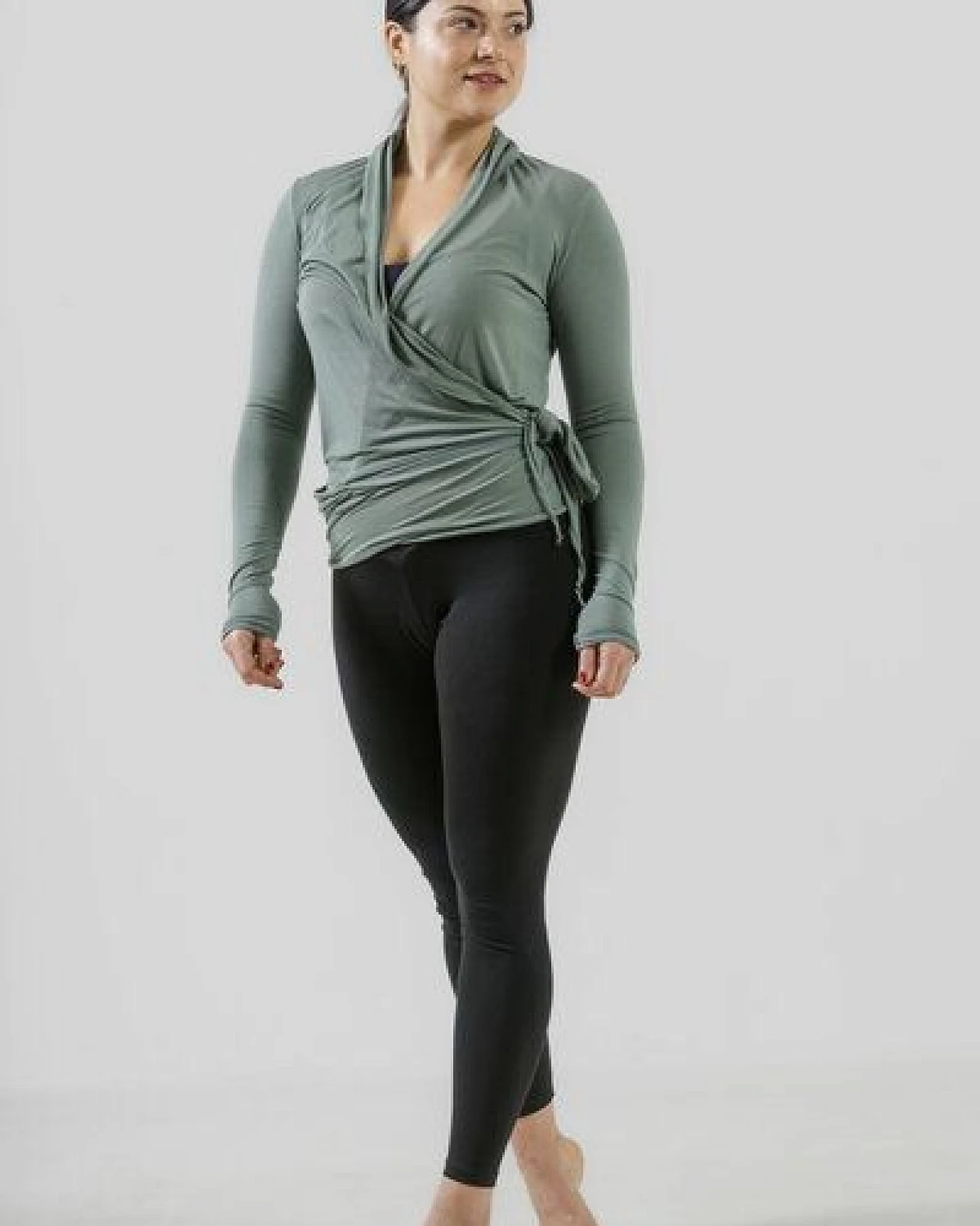 YogiLiebe Wickelbluse „Lakshmi“ aus TENCEL Modal – handgenäht in Deutschland – Ansicht 3