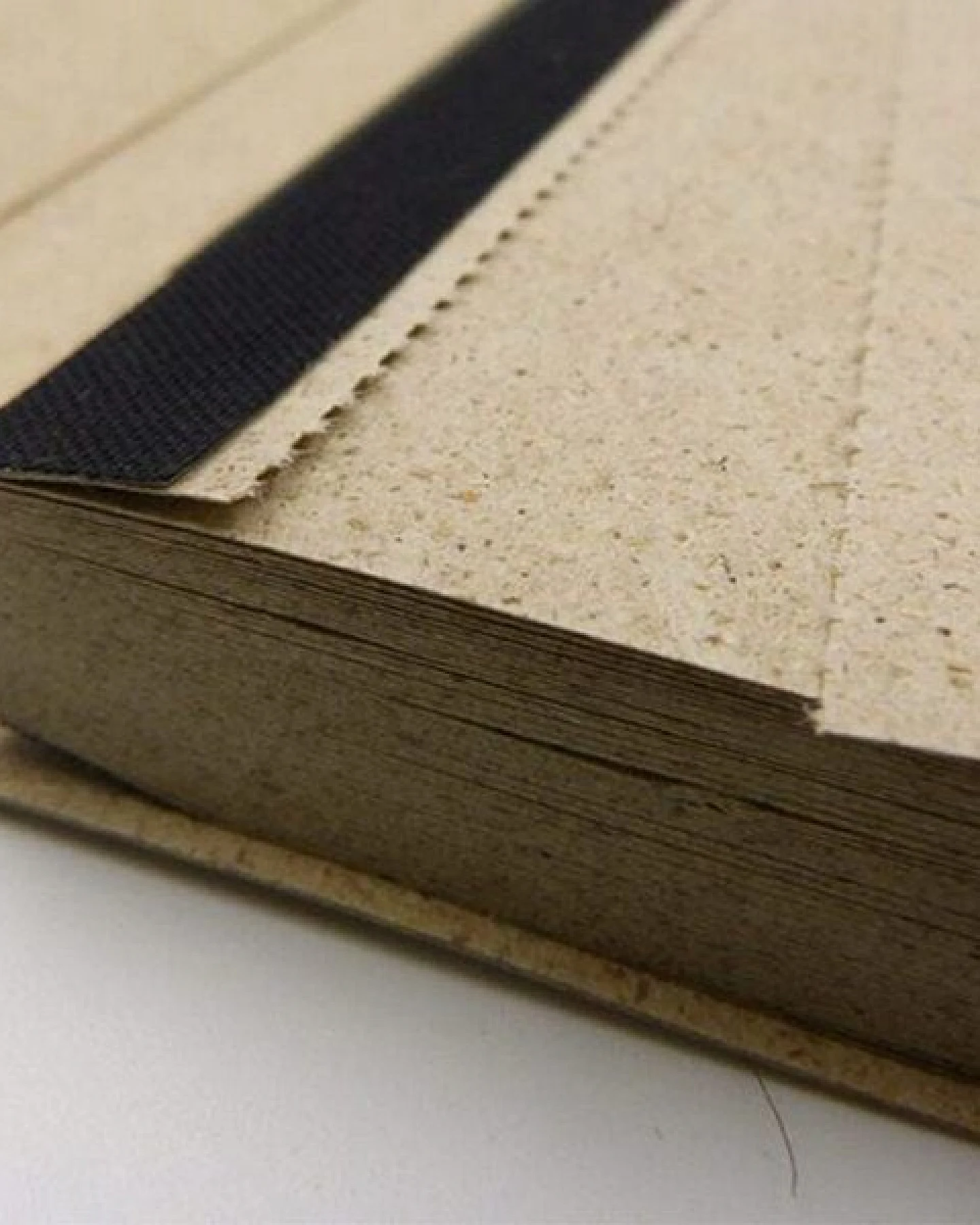 matabooks® Nachhaltiges A5 Notizbuch/Schreibblock aus Graspapier – Swiss Brochure – Ansicht 4