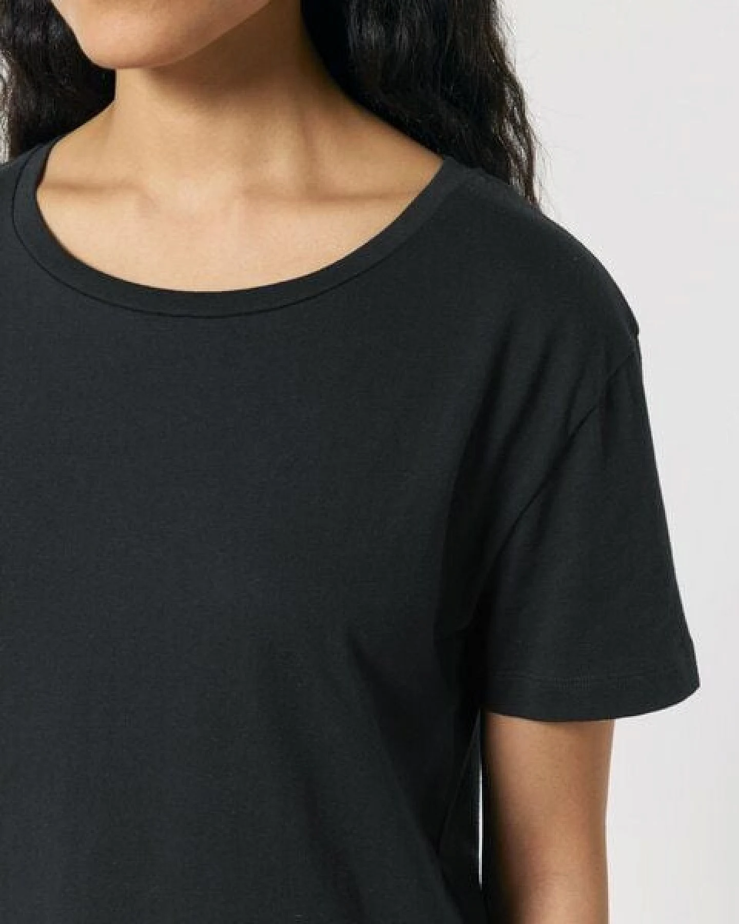 FAIRTICKEN BASICS Damen Basic Rundhals T-Shirt aus 100% Bio-Baumwolle – Ansicht 4