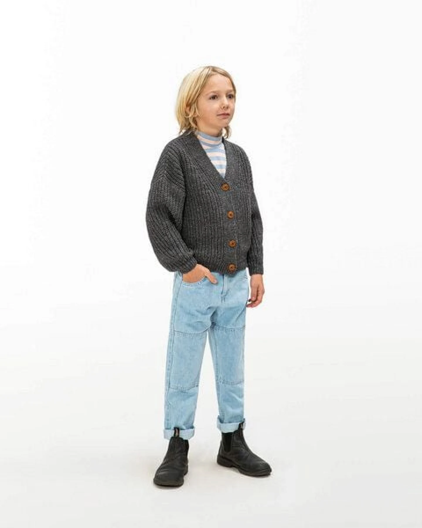 Matona Klassischer Cardigan mit V-Ausschnitt für Kinder / V-Neck Cardigan – Ansicht 3