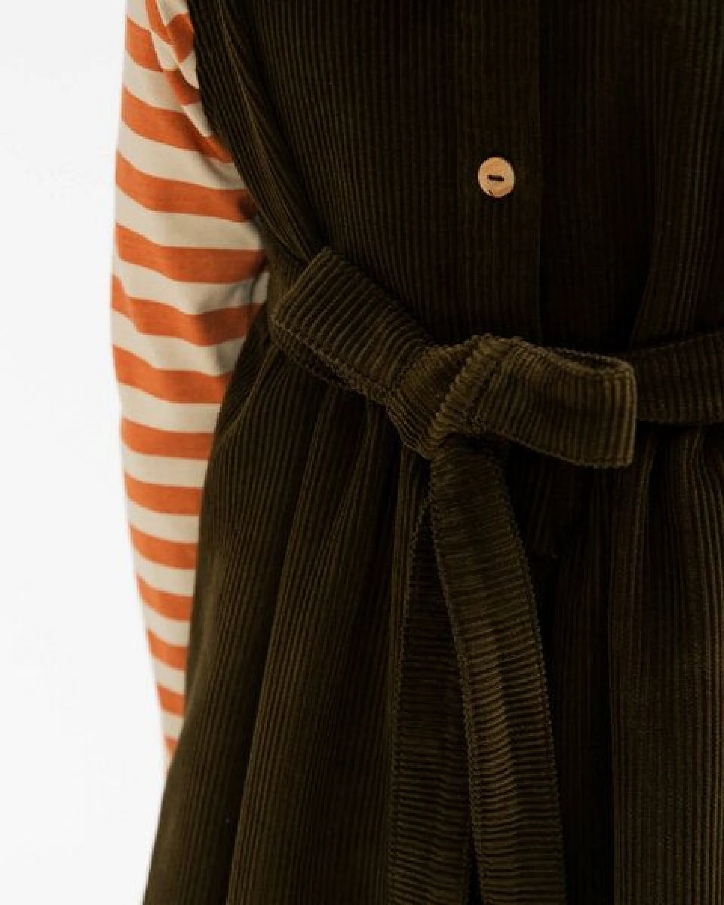 Matona Knielanges Cordkleid für Kinder aus Bio-Baumwolle / Belted Corduroy Dress – Ansicht 3