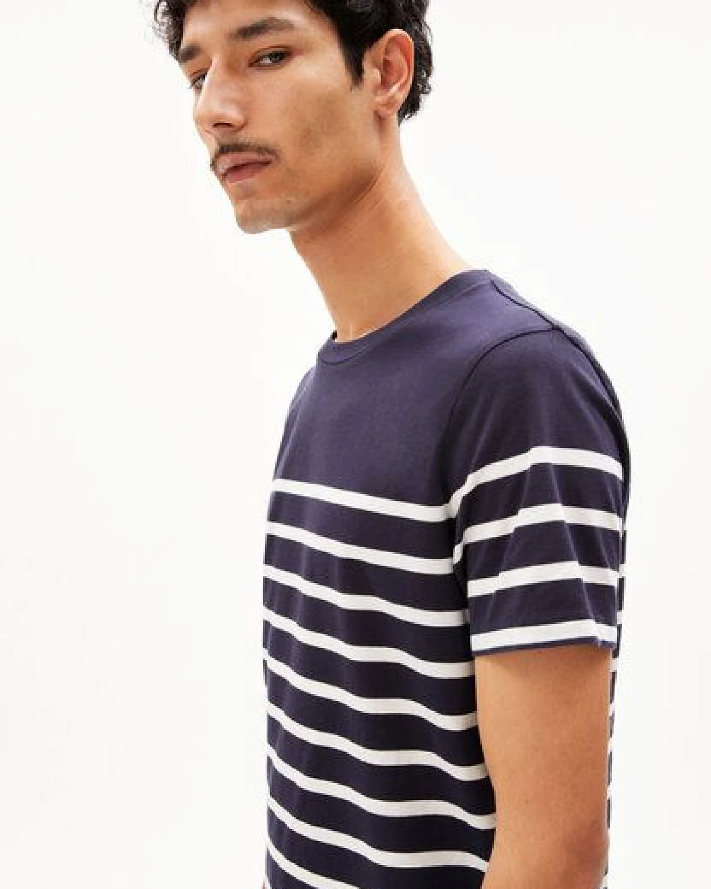 ARMEDANGELS AADROS STRIPES - Herren T-Shirt Regular Fit aus Bio-Baumwolle – Ansicht 3