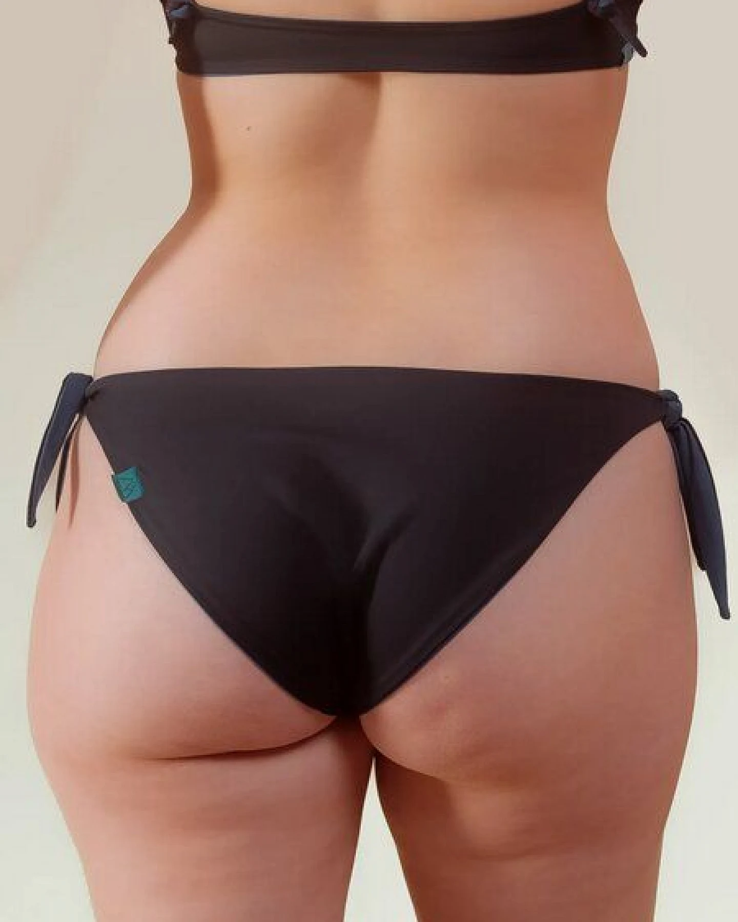 nice to meet me Sun Shorts. Wendbares Bikiniunterteil zum Binden – Ansicht 3