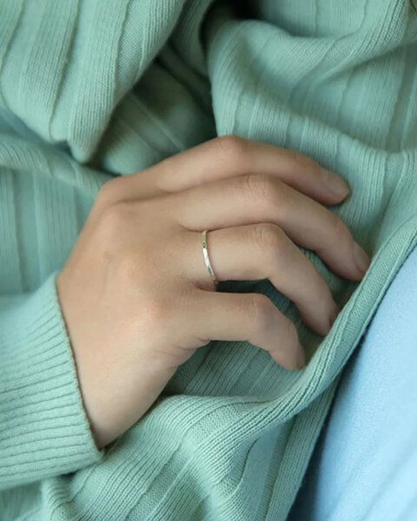 ting goods Zarter Ring gehämmert, aus Messing oder Sterling Silber – Ansicht 2