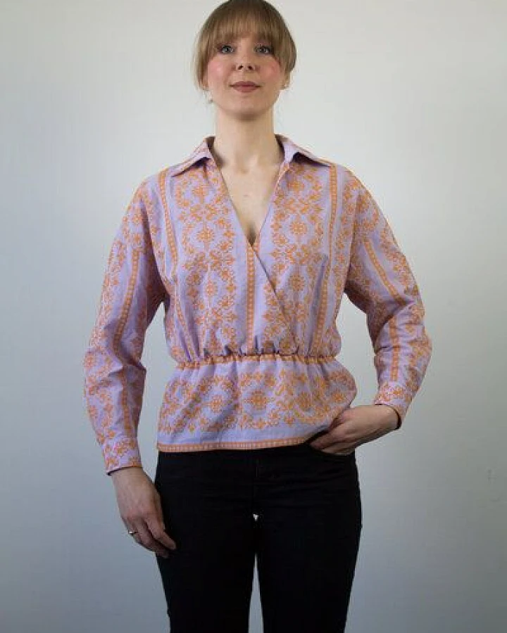 Skrabak bestickte Bluse aus Bio-Baumwolle