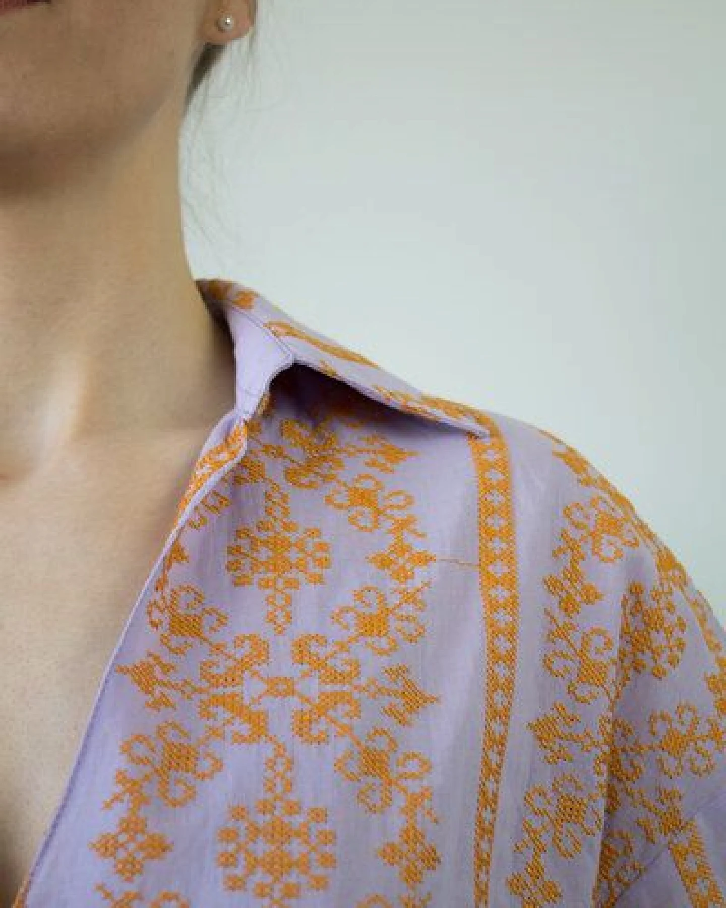 Skrabak bestickte Bluse aus Bio-Baumwolle – Ansicht 4