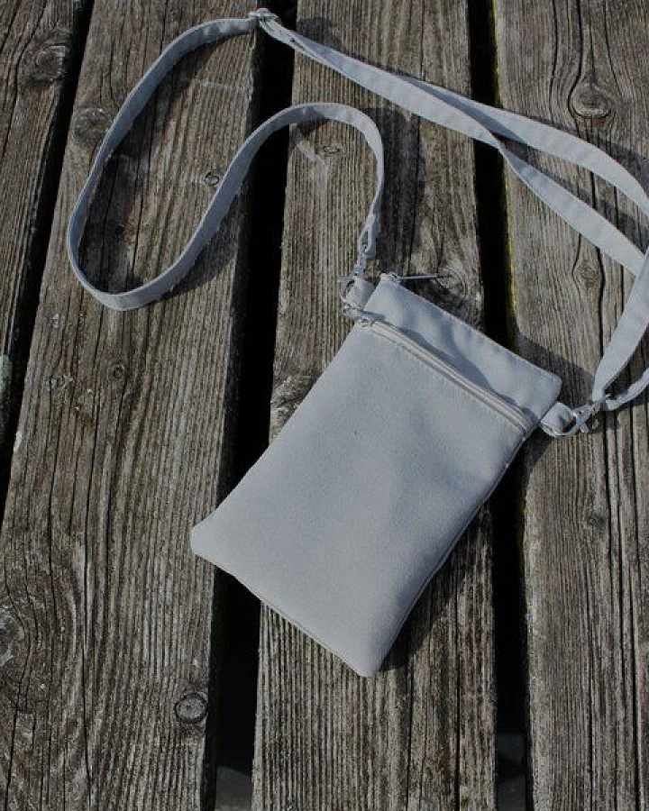 Schönes aus Indochina Handytasche zum Umhängen aus Upcycling-Baumwollstoffen