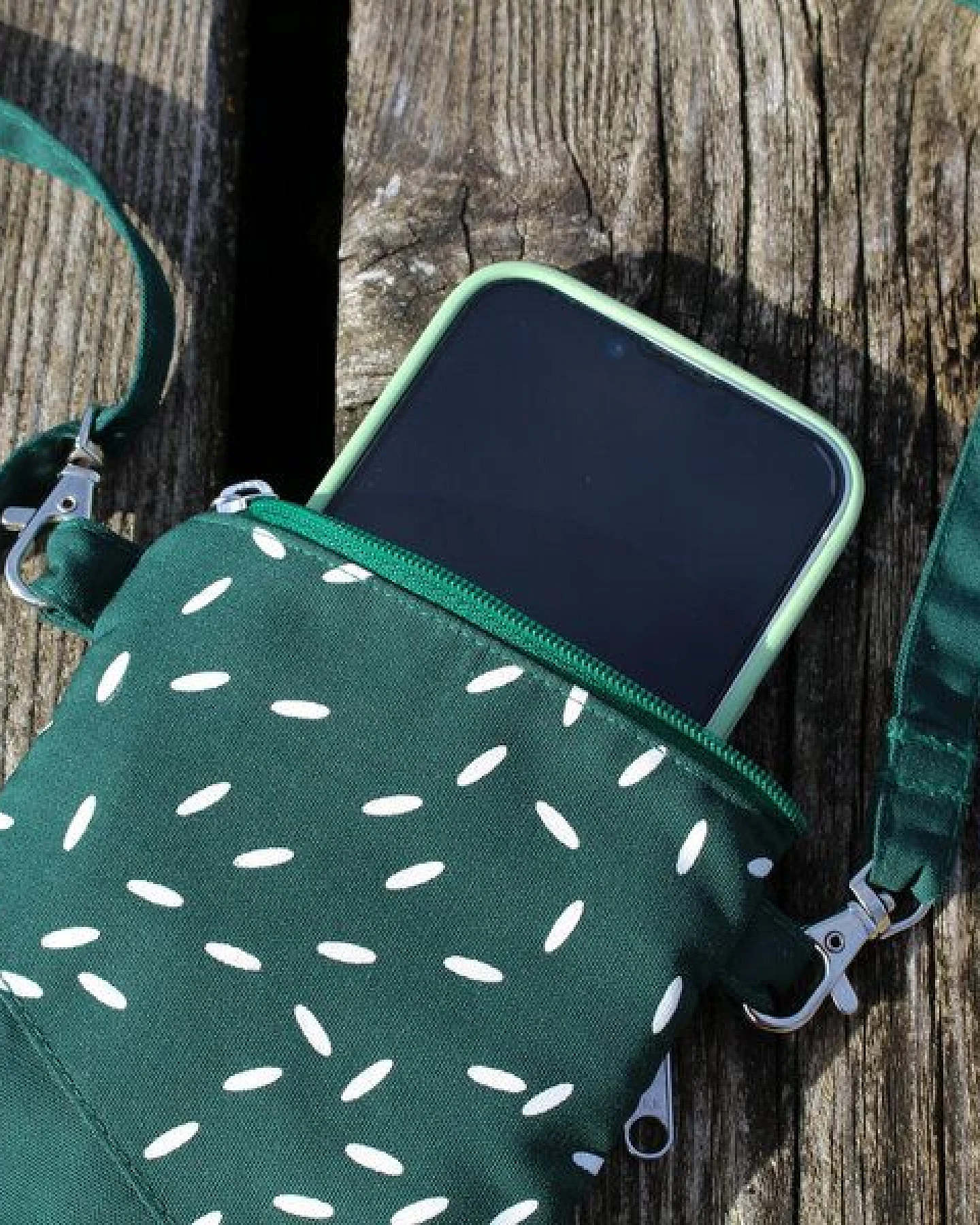 Schönes aus Indochina Handytasche zum Umhängen aus Upcycling-Baumwollstoffen – Ansicht 4