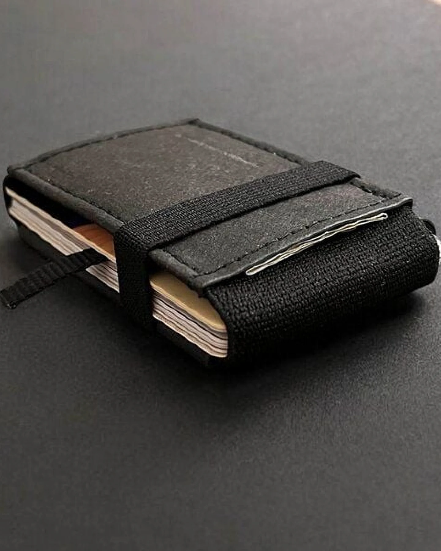 ANDERS & KOMISCH MINI DELUXE Slim Wallet mit RFID Schutz und Münzfach Schwarz – Ansicht 3