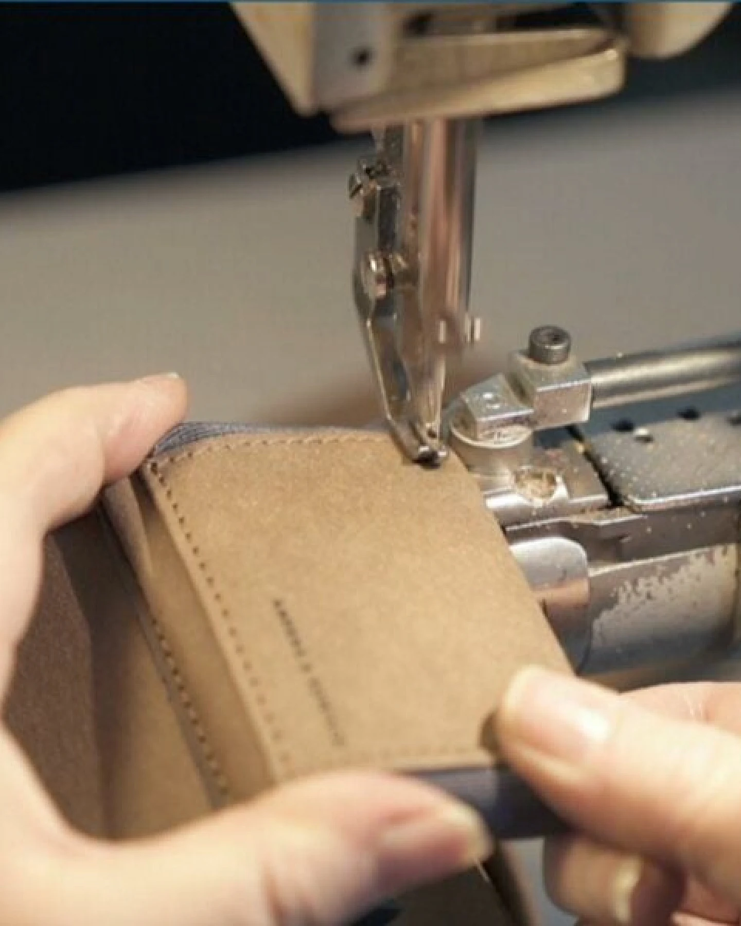 ANDERS & KOMISCH MINI DELUXE Slim Wallet mit RFID Schutz und Münzfach Schwarz – Ansicht 4