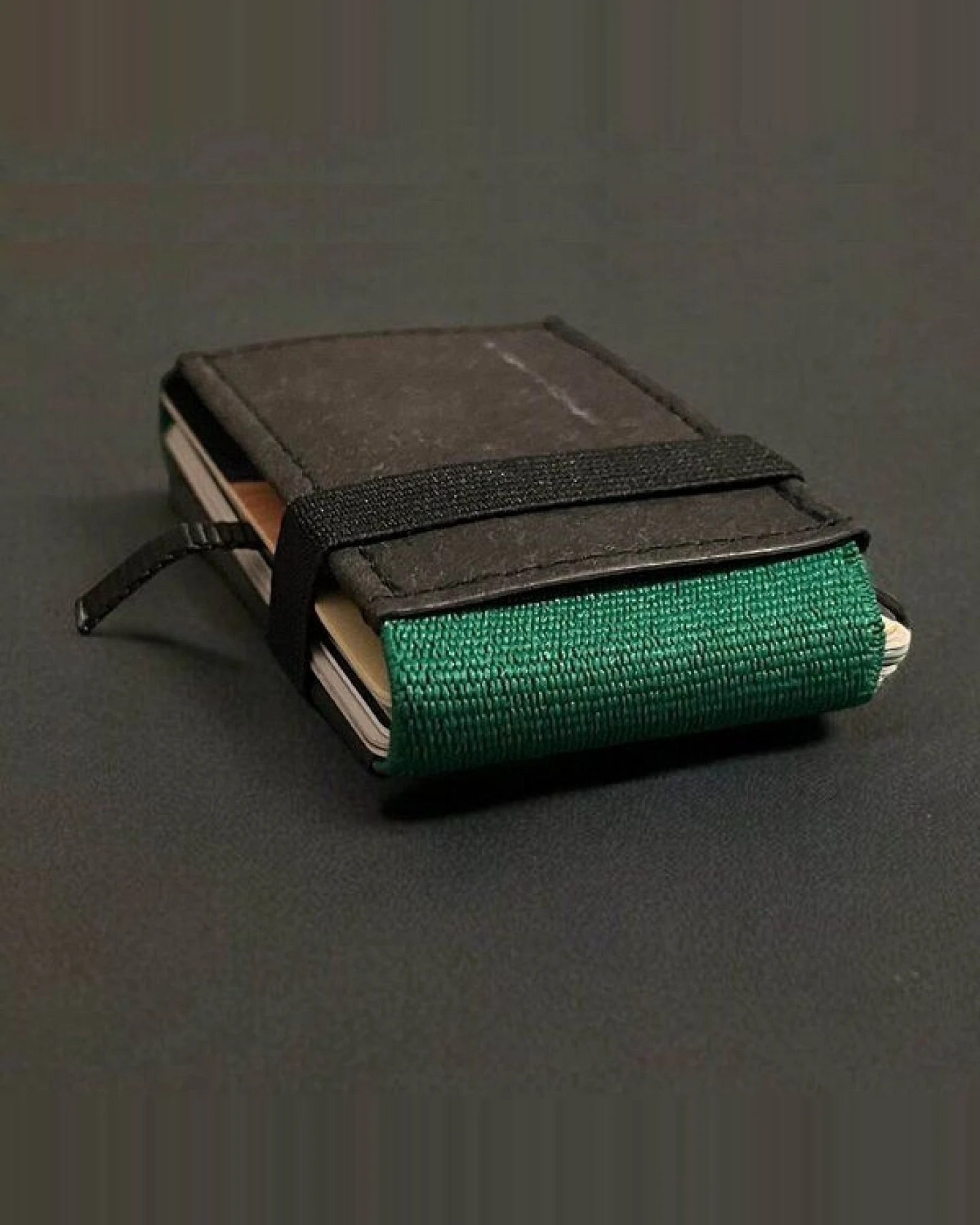 ANDERS & KOMISCH MINI DELUXE Slim Wallet mit RFID Schutz und Münzfach Schwarz – Ansicht 4