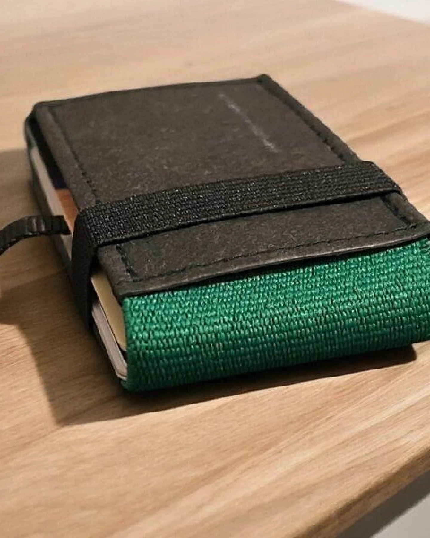 ANDERS & KOMISCH Kleiner Geldbeutel mit Münzfach - MINI PRO Wallet Schwarz – Ansicht 2