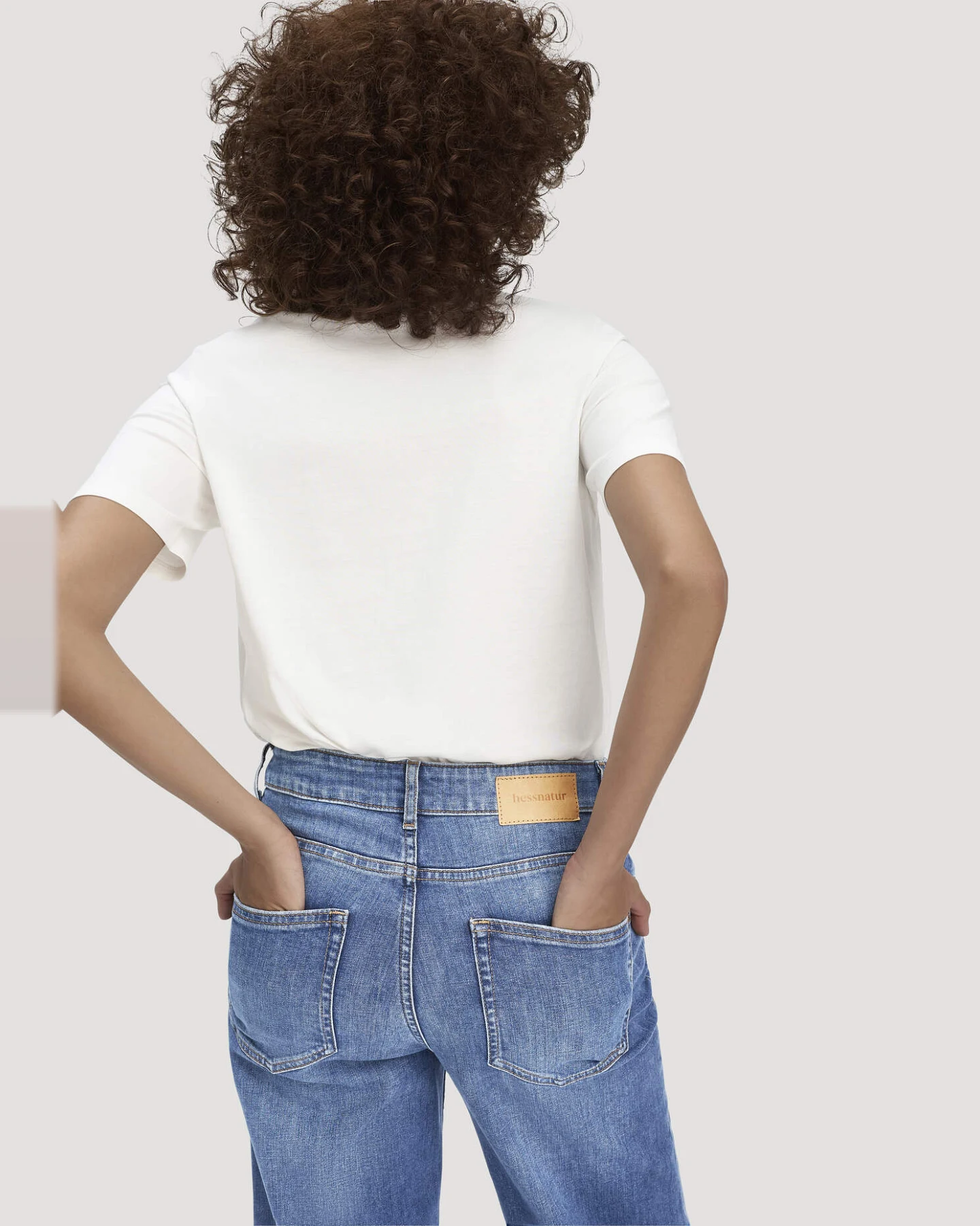 hessnatur Damen Jeans ALVA Wide Leg aus Bio-Denim - blau - Größe 26/32 – Ansicht 3