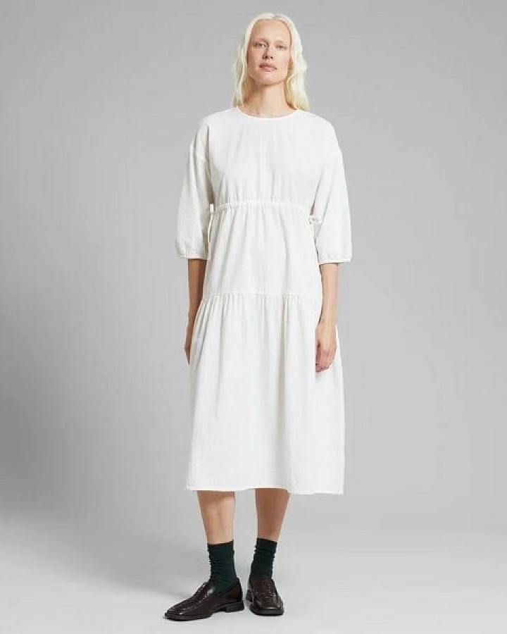 DEDICATED Kleid Fejan Seersucker- Off White