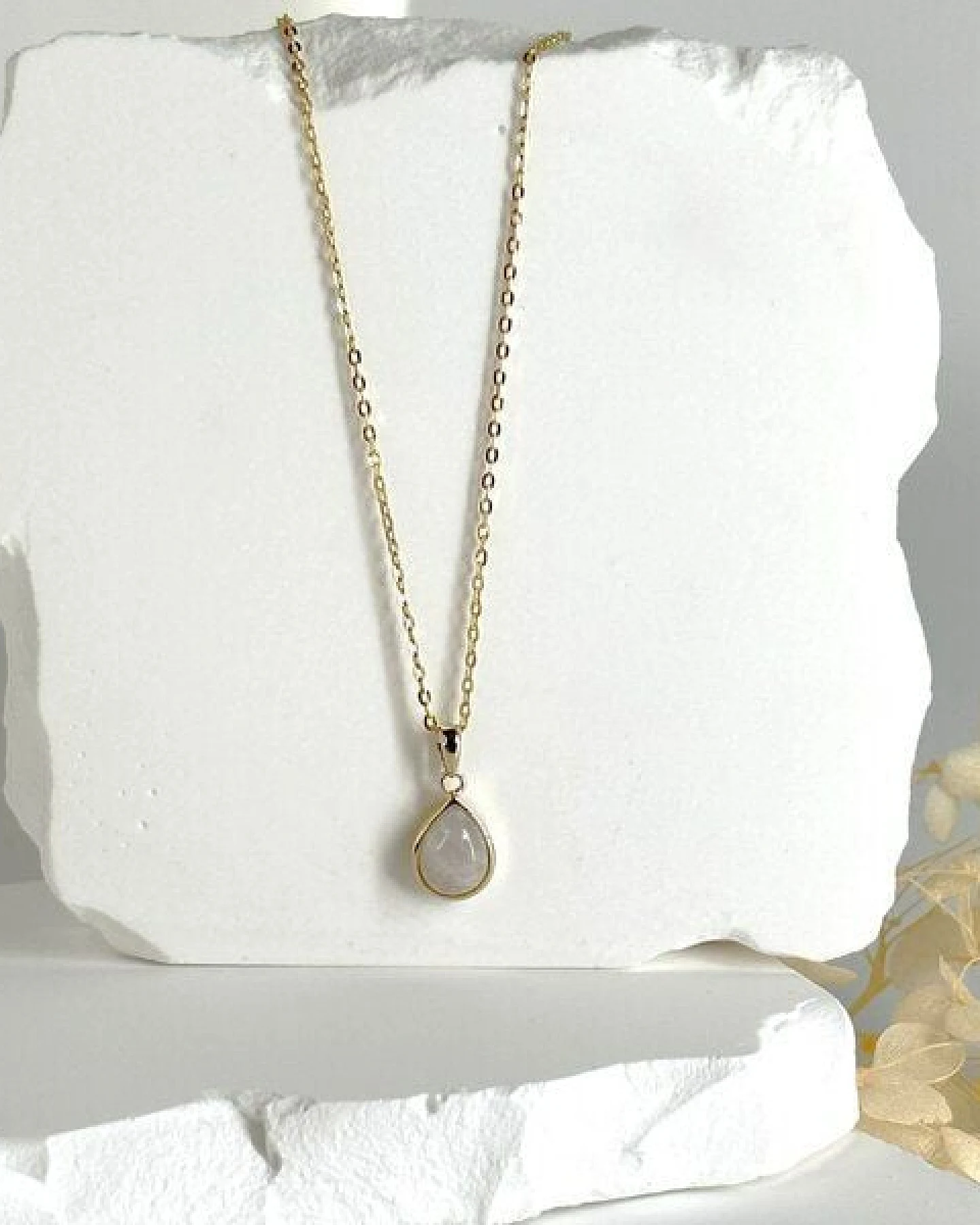 MOANINA Kette Nola Mondstein • 8k Echtgold – Ansicht 3