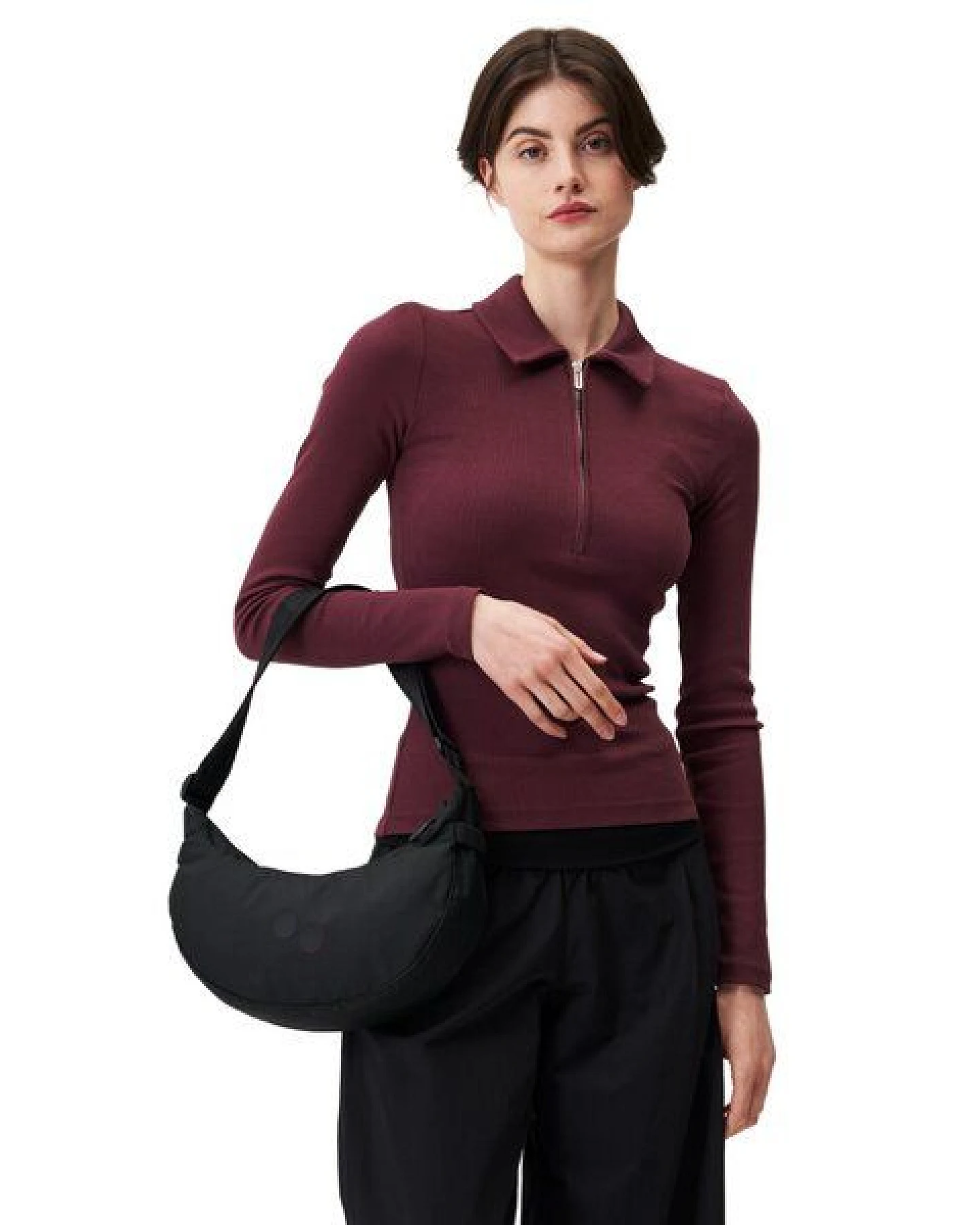 pinqponq Umhängetasche - Krumm Small - aus recyceltem Nylon – Ansicht 3