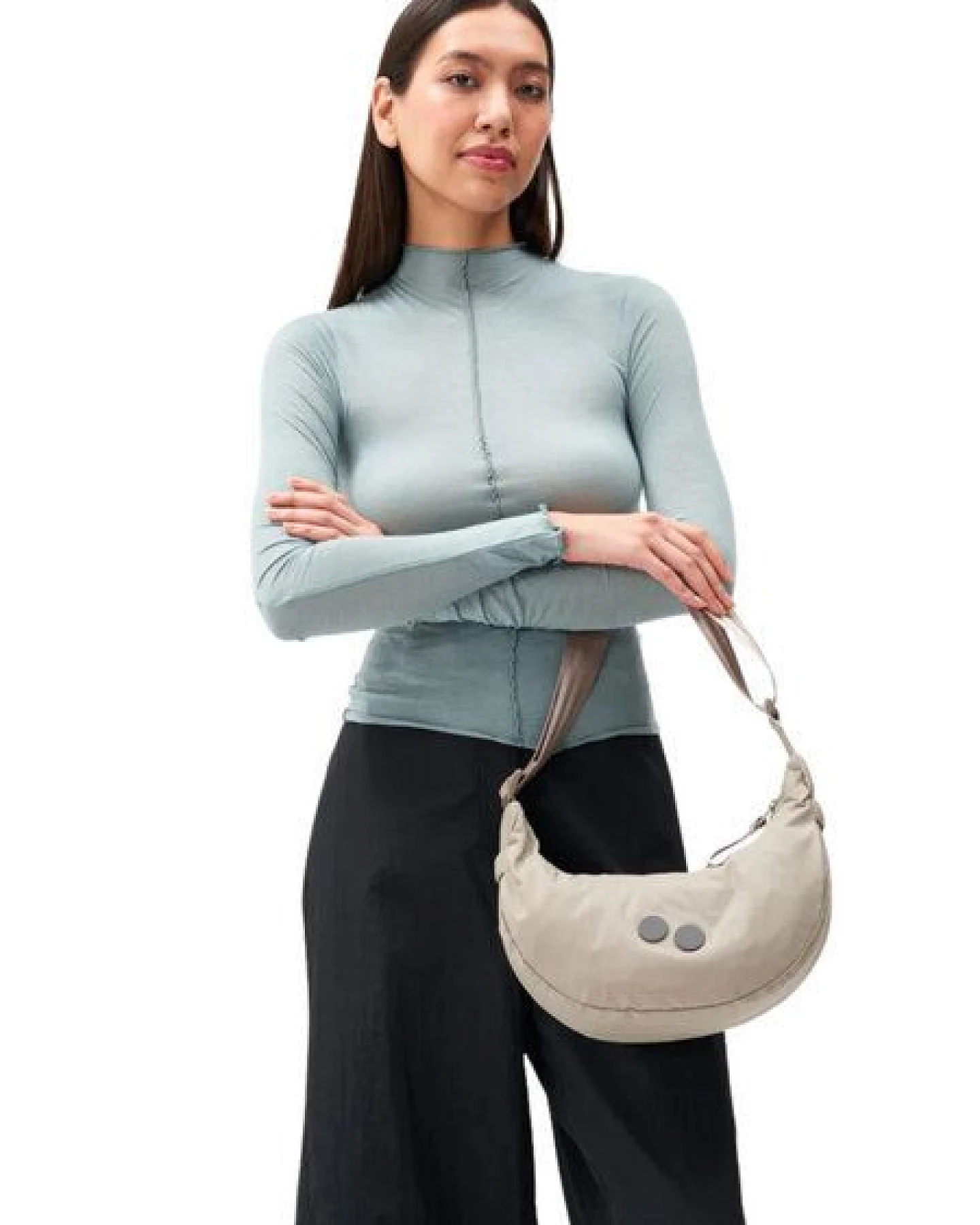 pinqponq Umhängetasche - Krumm Small - aus recyceltem Nylon – Ansicht 2