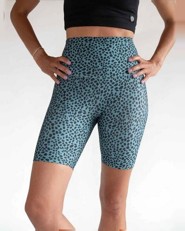 Arctic Flamingo Radlerhose - Biker - Yoga Shorts LEO in Leopardenprint